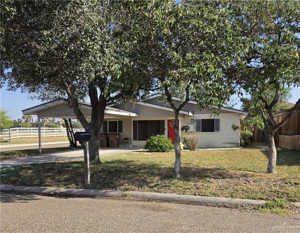 1121 W Mahl Street — photo