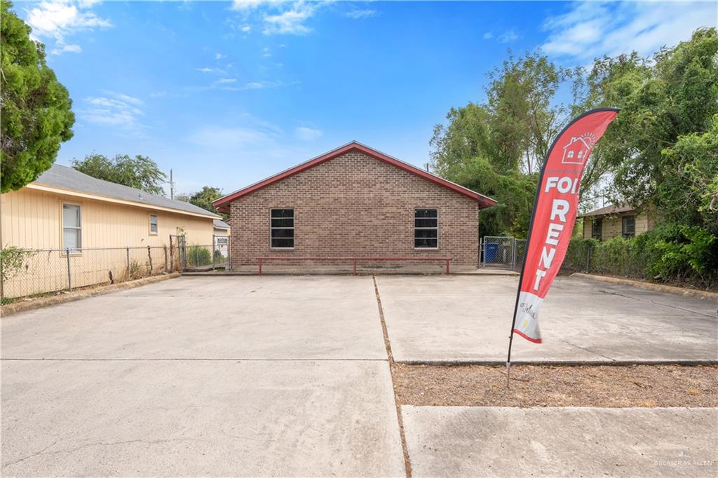 2109 Date Palm Avenue — photo