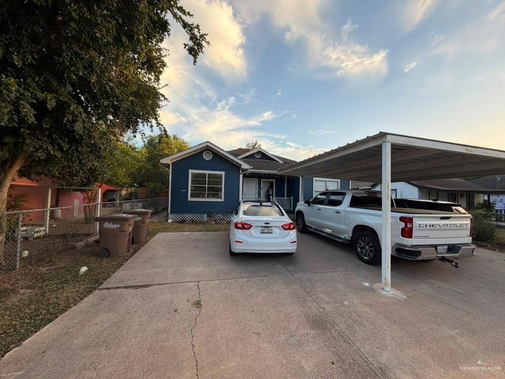 2607 Benitez Street a — photo