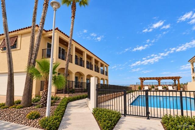 112 E Villa Doce Drive — photo
