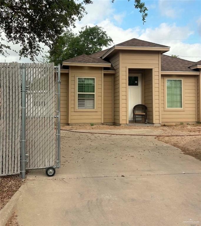 8411 N Kenyon Drive — photo