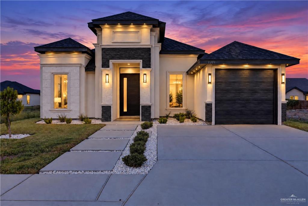 1301 E Acacia Drive — photo
