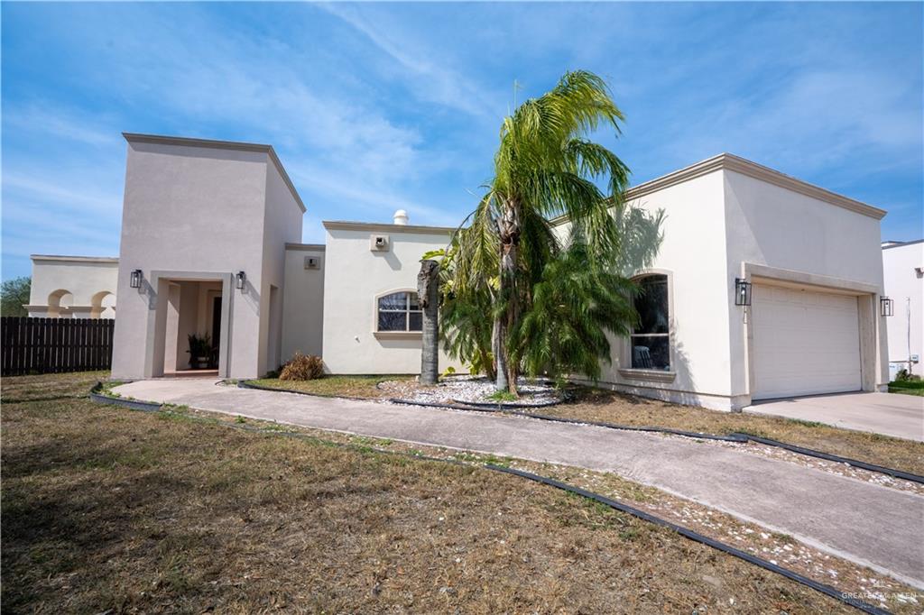 1104 Frio Street — photo
