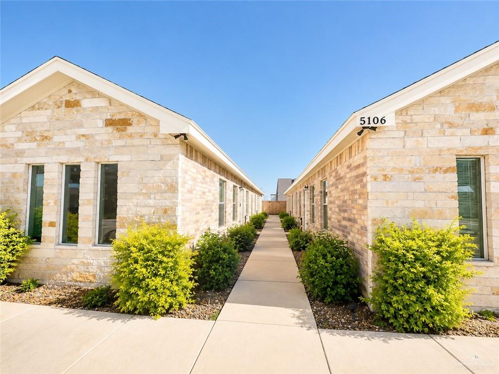 5106 N Hiawatha Drive #4 — photo