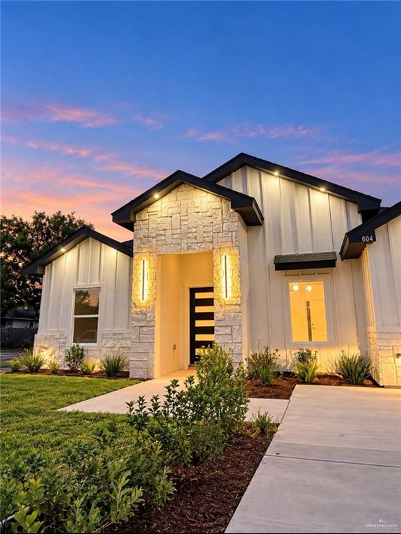 604 W La Quinta Drive — photo
