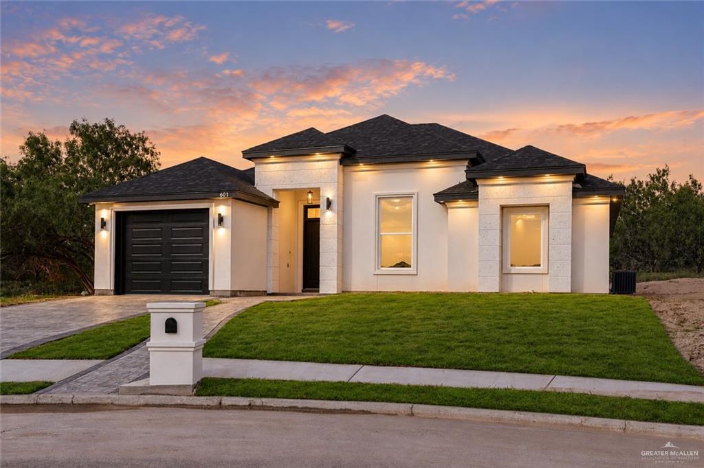 601 Seguin Loop — photo