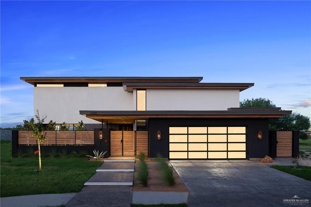 2400 S Thames Drive — photo