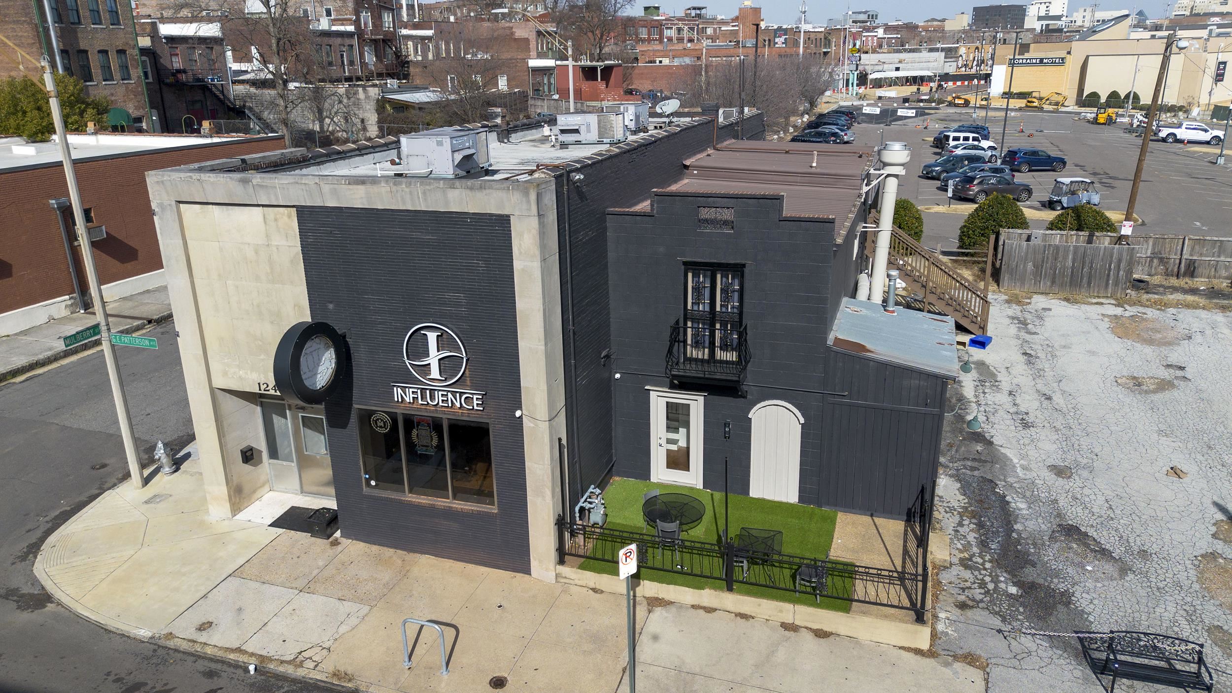124 E G E Patterson Ave — photo