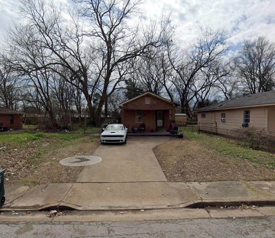 2227 Clayton Ave — photo