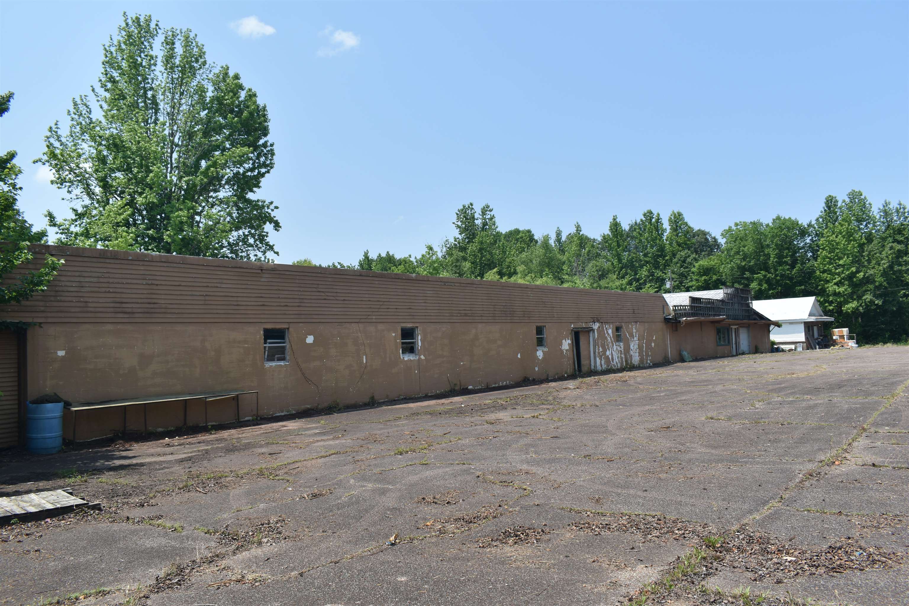 3758 57 Hwy — photo