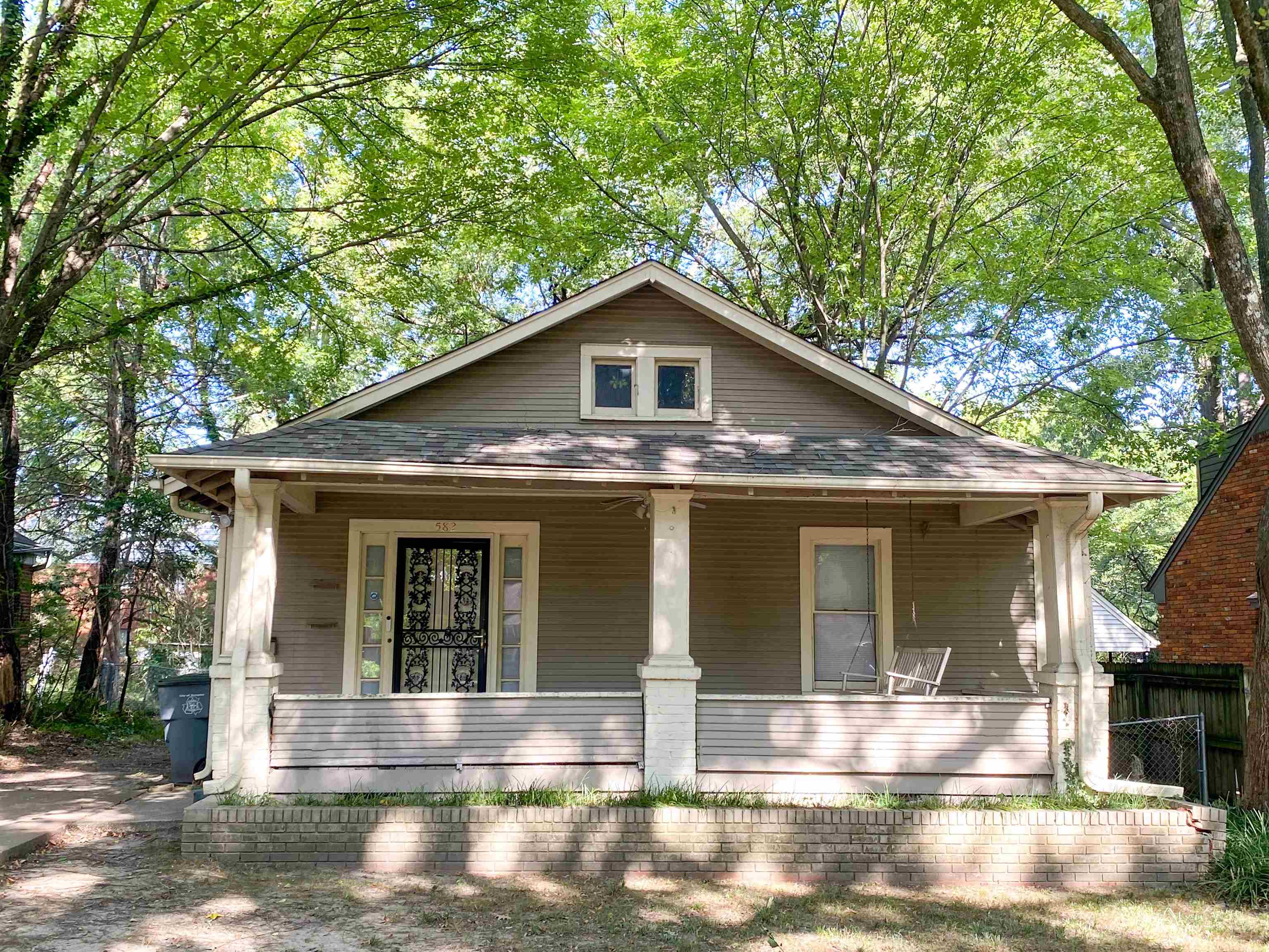 582 Watson St — photo