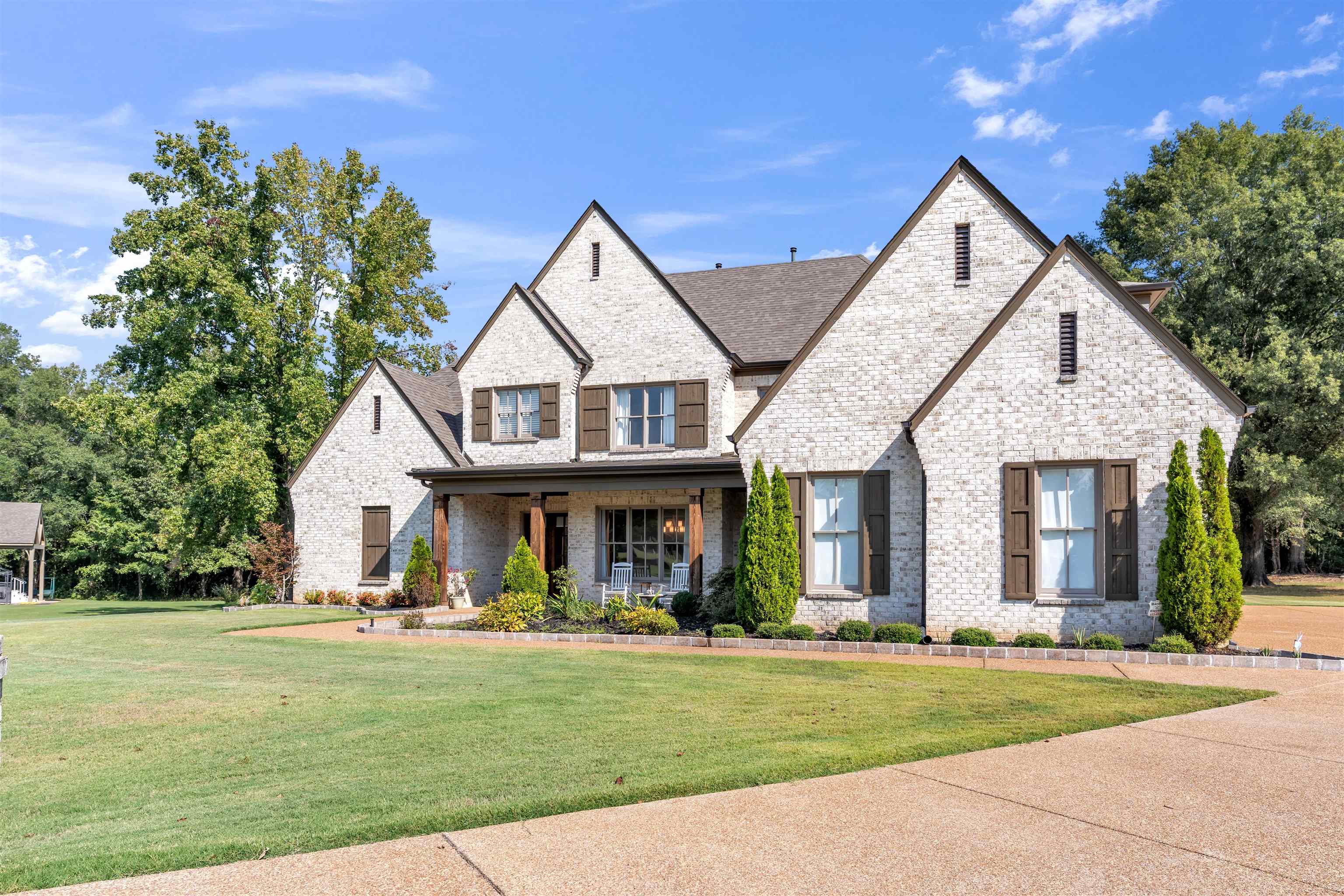 75 Windgrove CV — photo