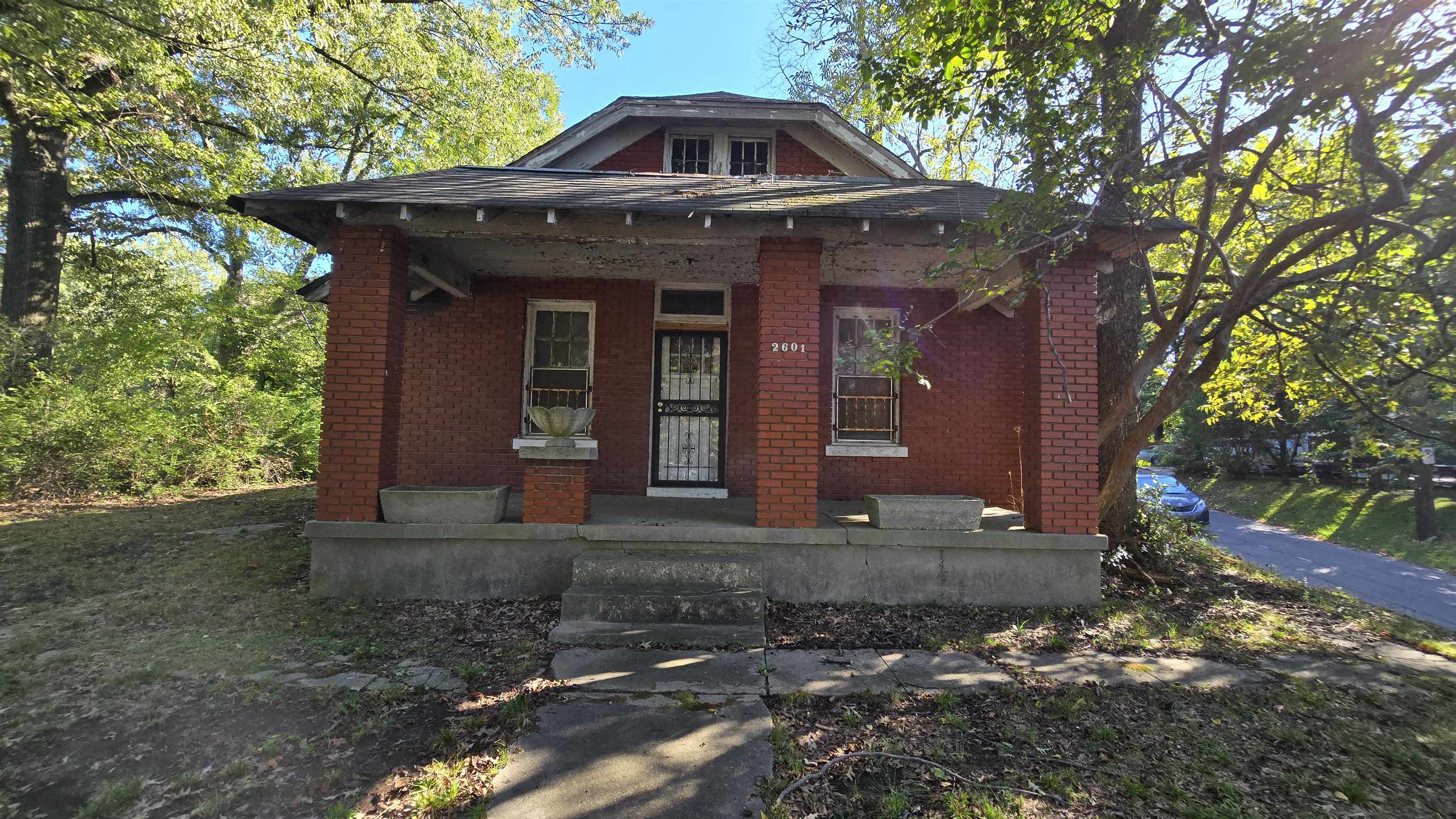 2601 Jackson Ave — photo