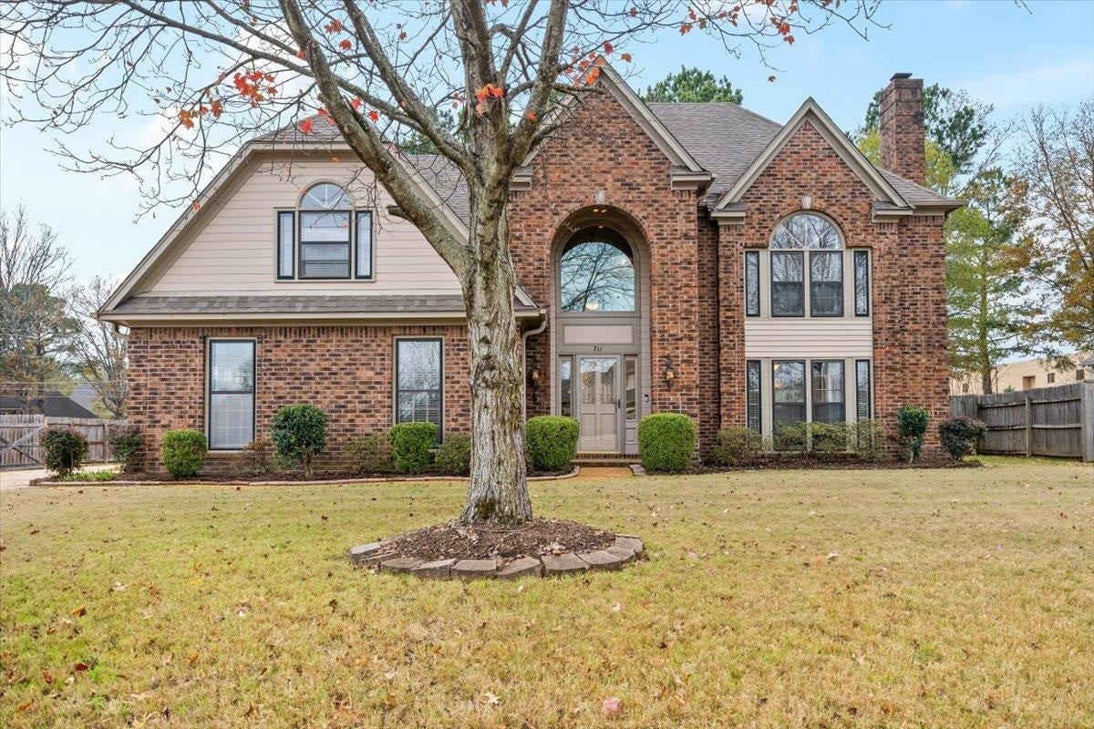 711 Autumn Winds Dr — photo