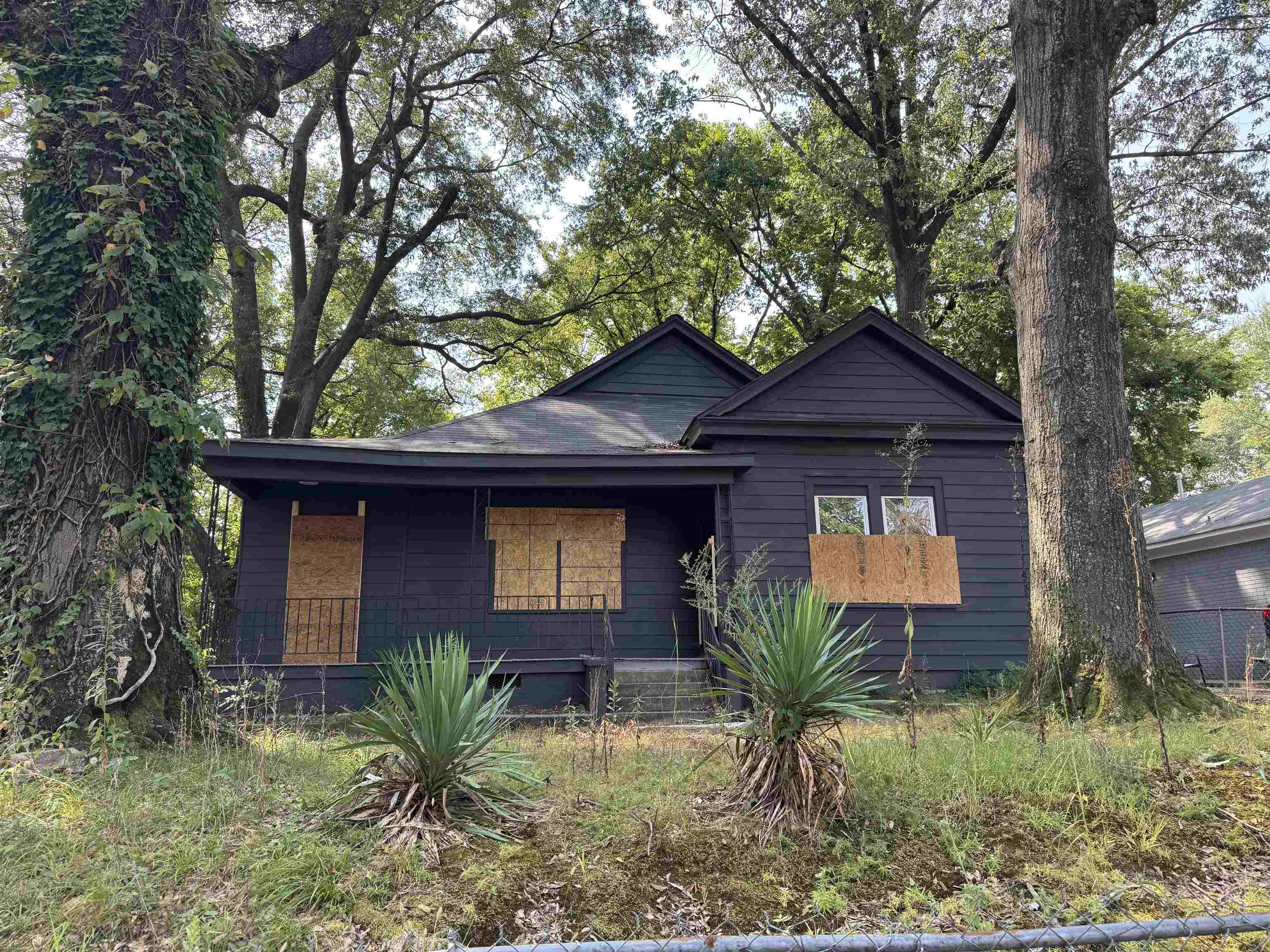 125 E McKellar Ave — photo