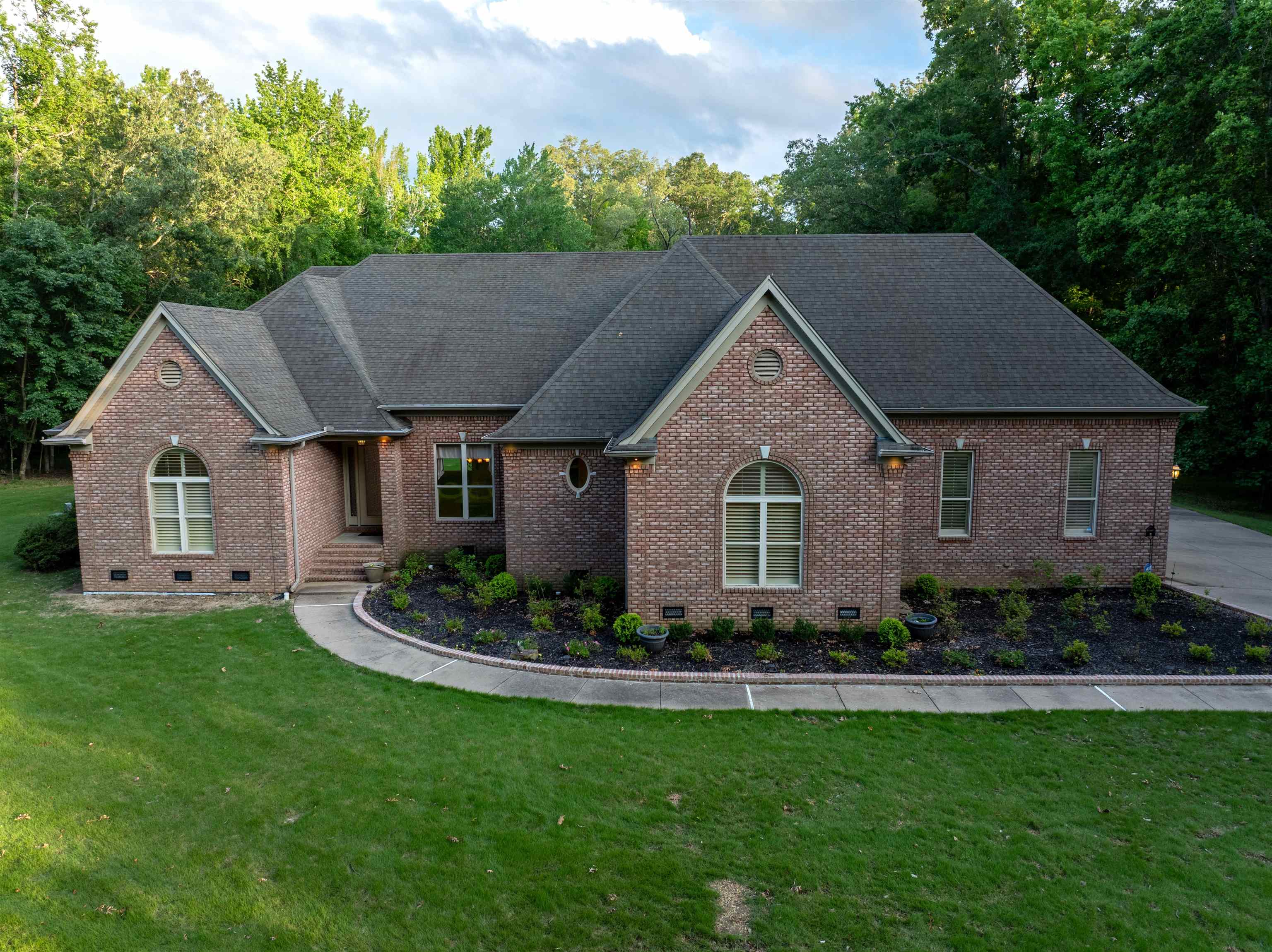 580 Hickory Lake Rd — photo