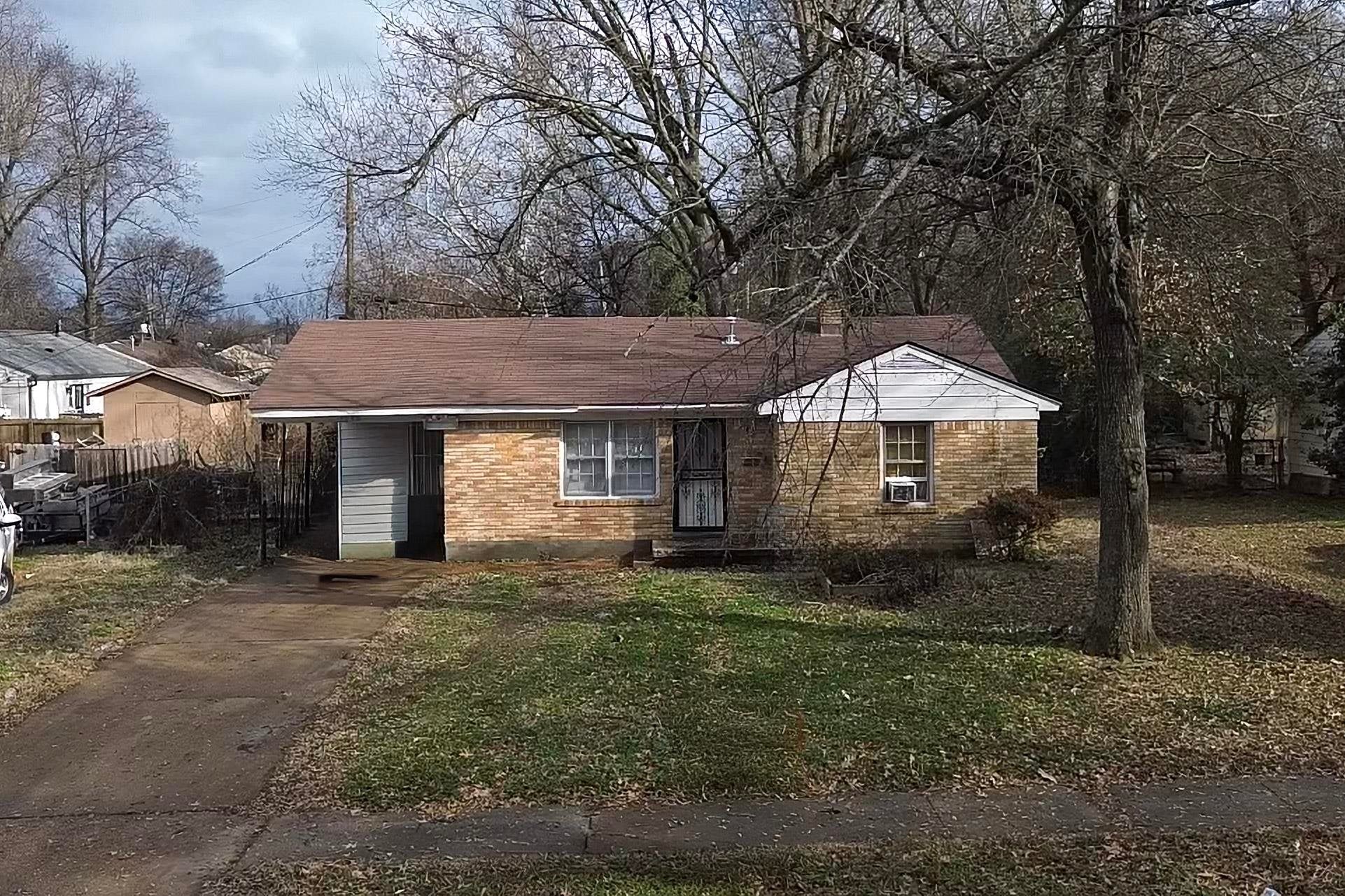1946 Tant Rd — photo