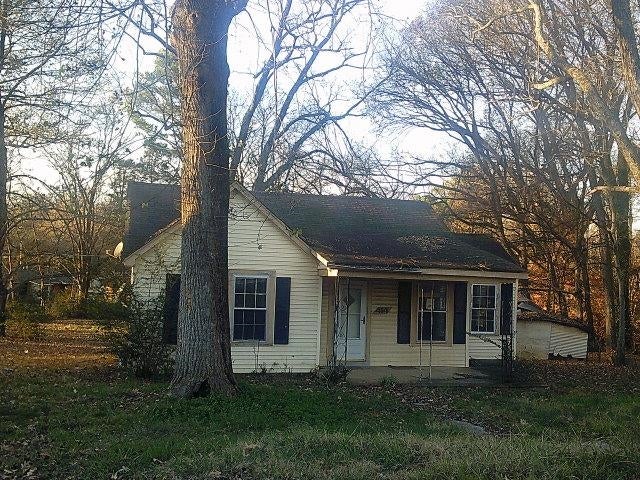 414 Hyde Park Cir — photo