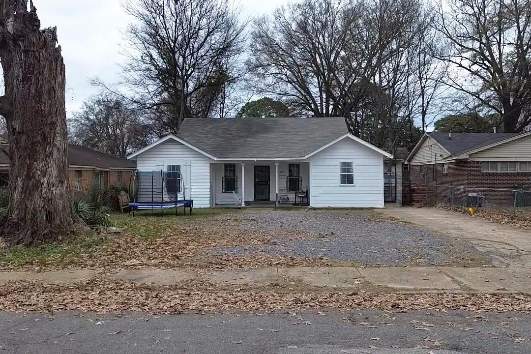 3070 Guernsey Ave — photo
