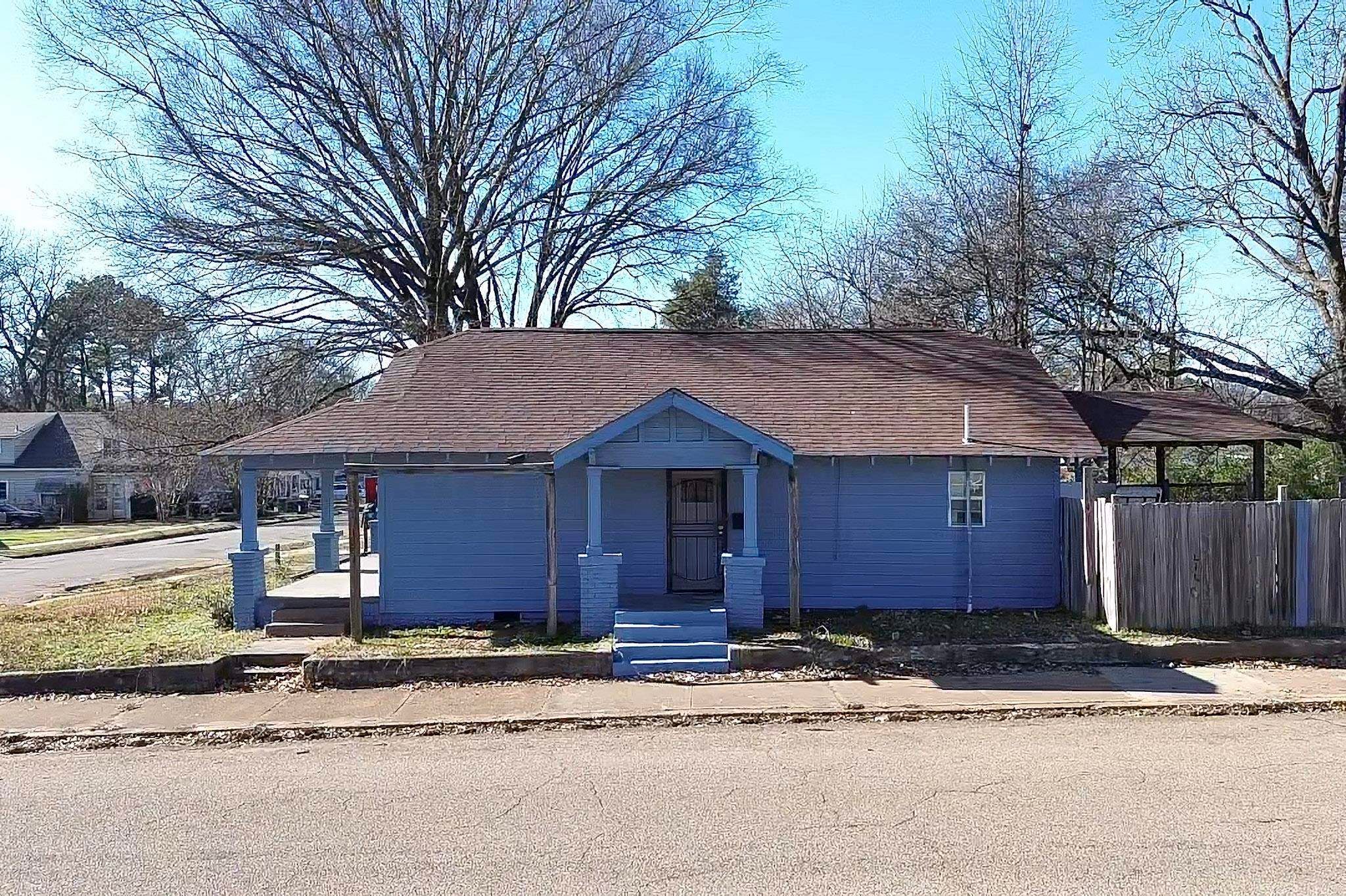 1005 N Highland St — photo