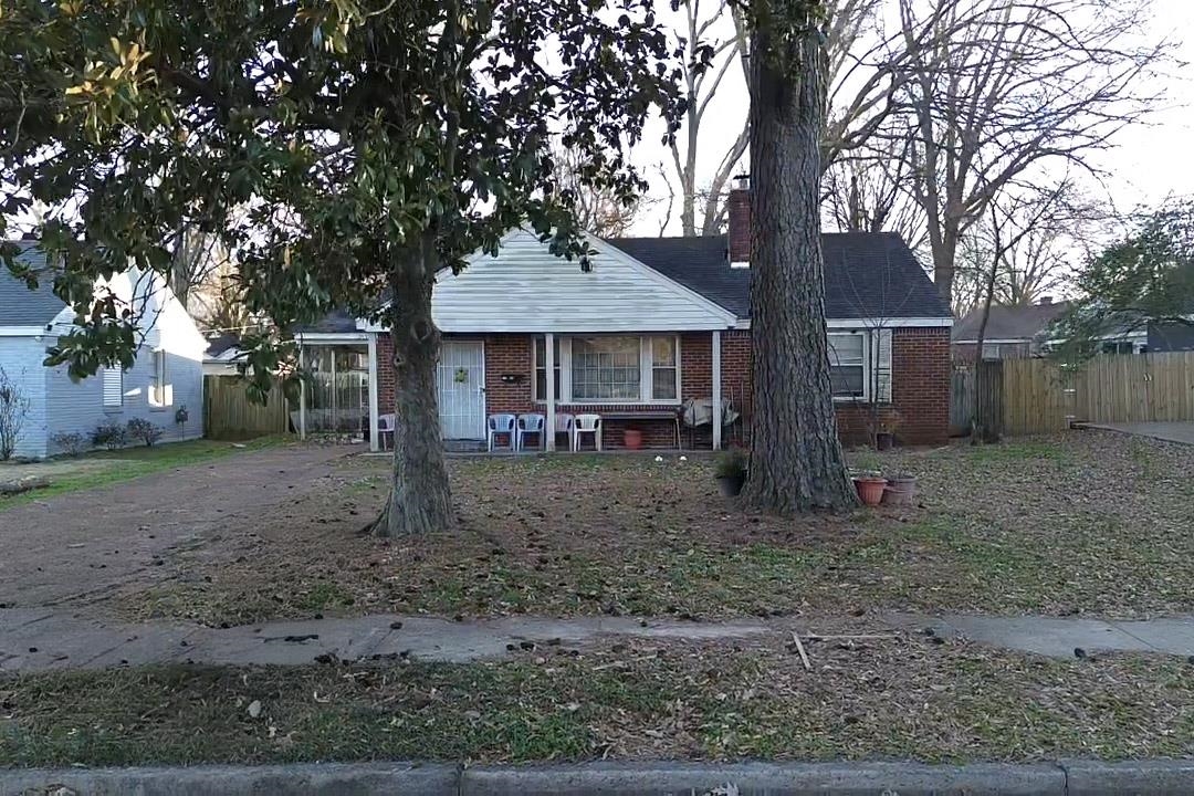 3965 Canterbury Dr — photo