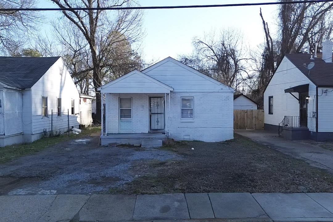 886 N Bingham St — photo