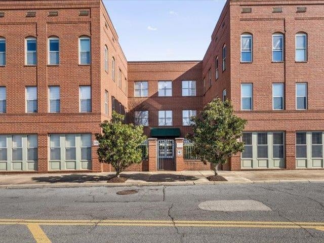 580 S Main St 204 — photo
