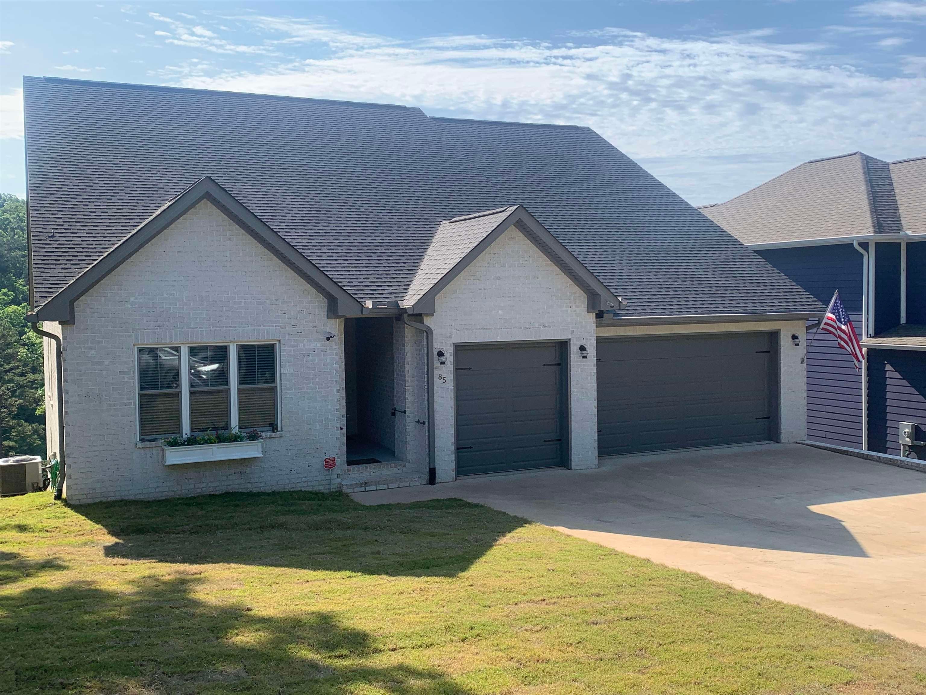 85 Breeze Pt SE — photo
