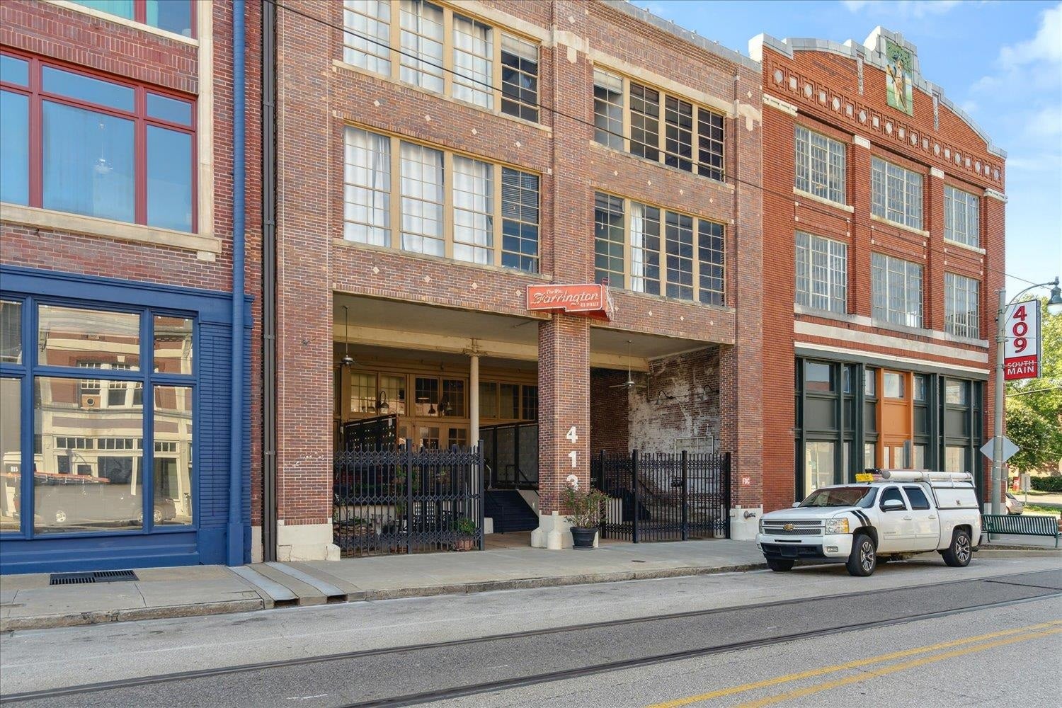 413 S Main St 206 — photo