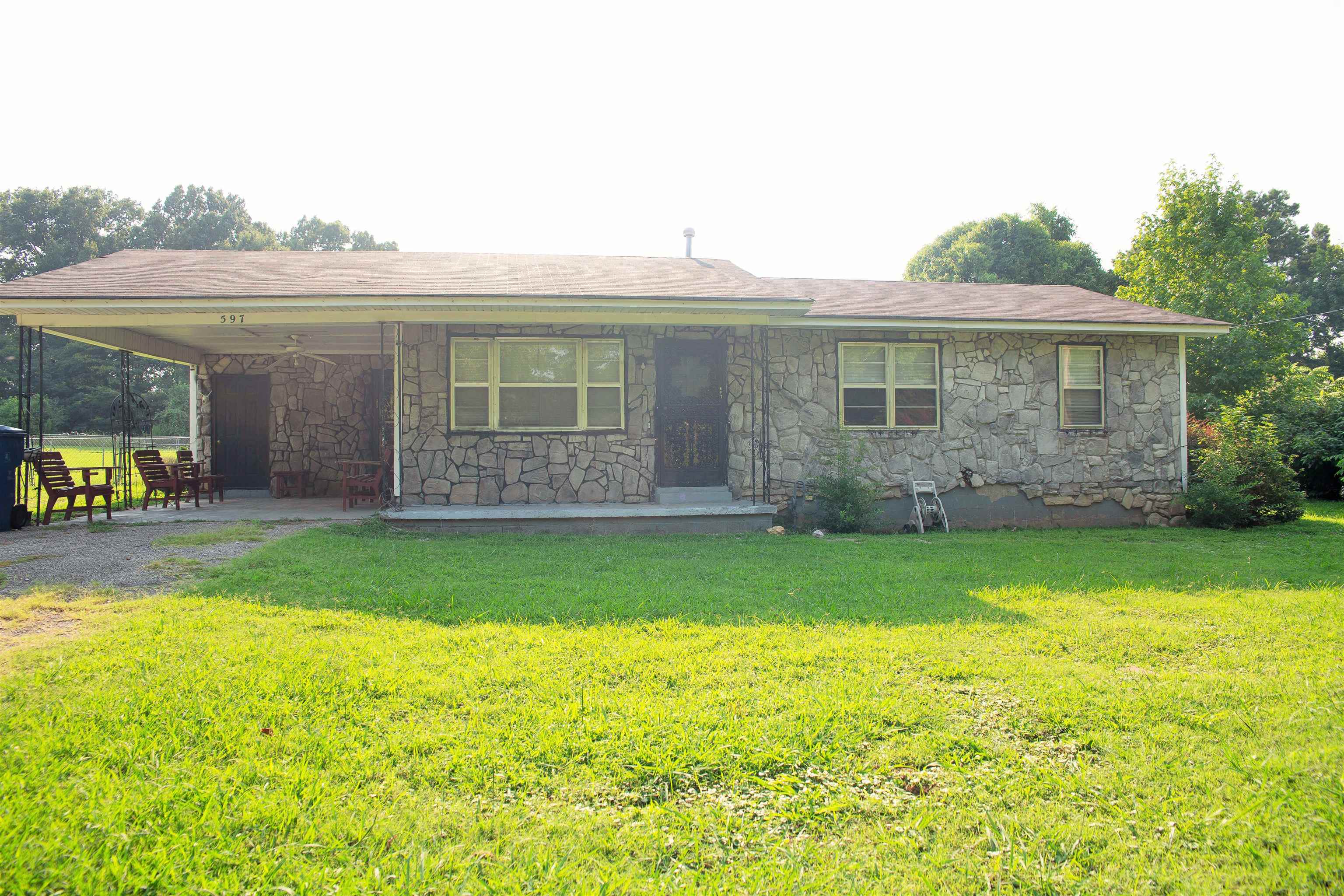 597 Walton Loop — photo