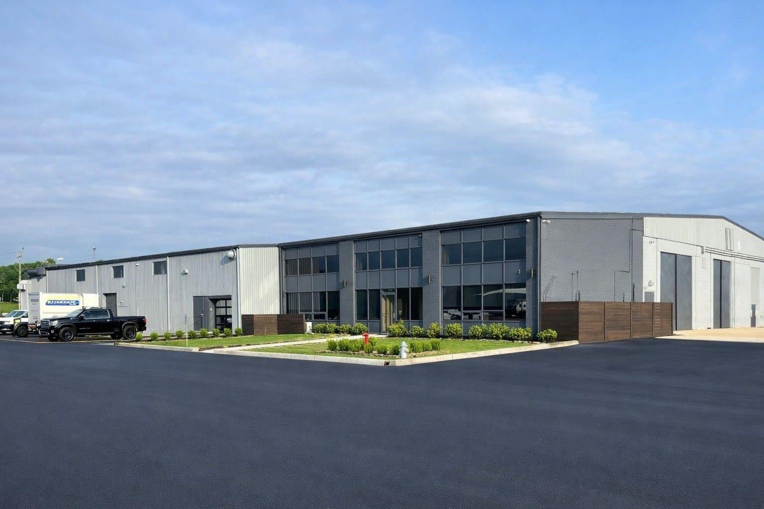 6055 Airline Rd — photo