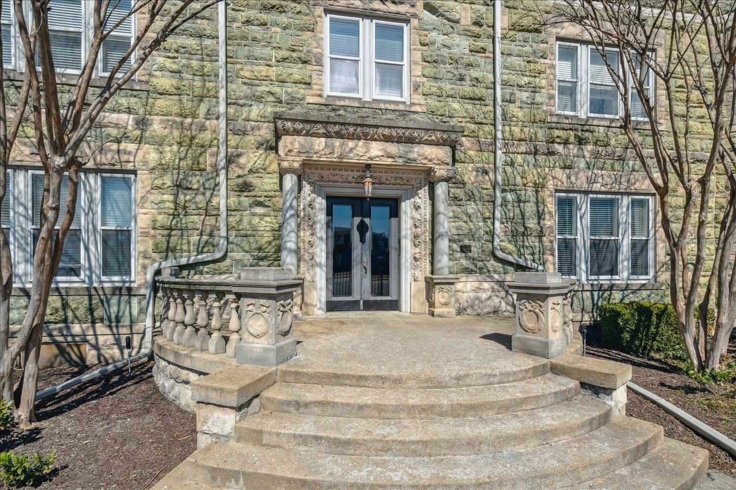 1118 Poplar Ave 11 — photo