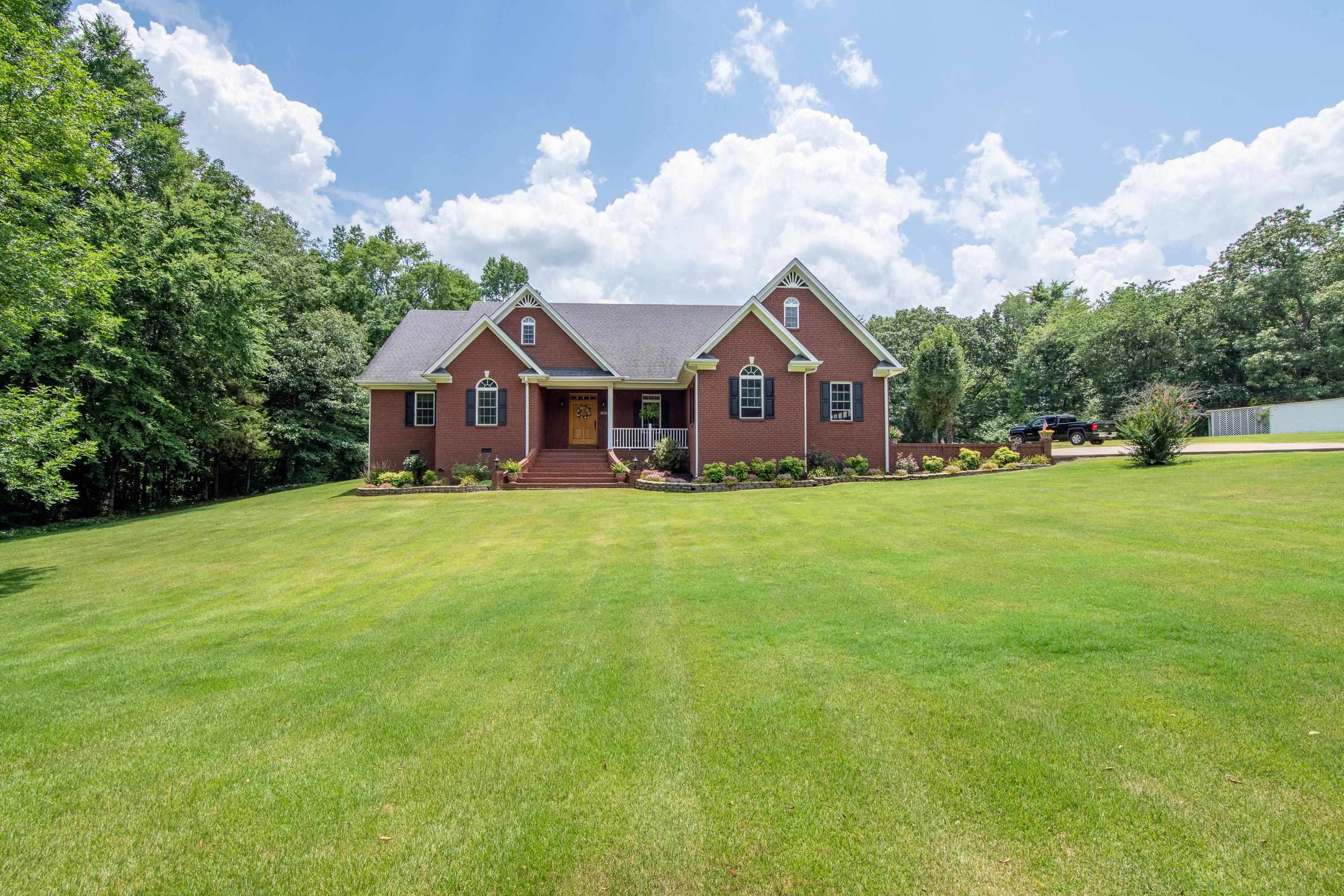 225 Nixon Loop — photo