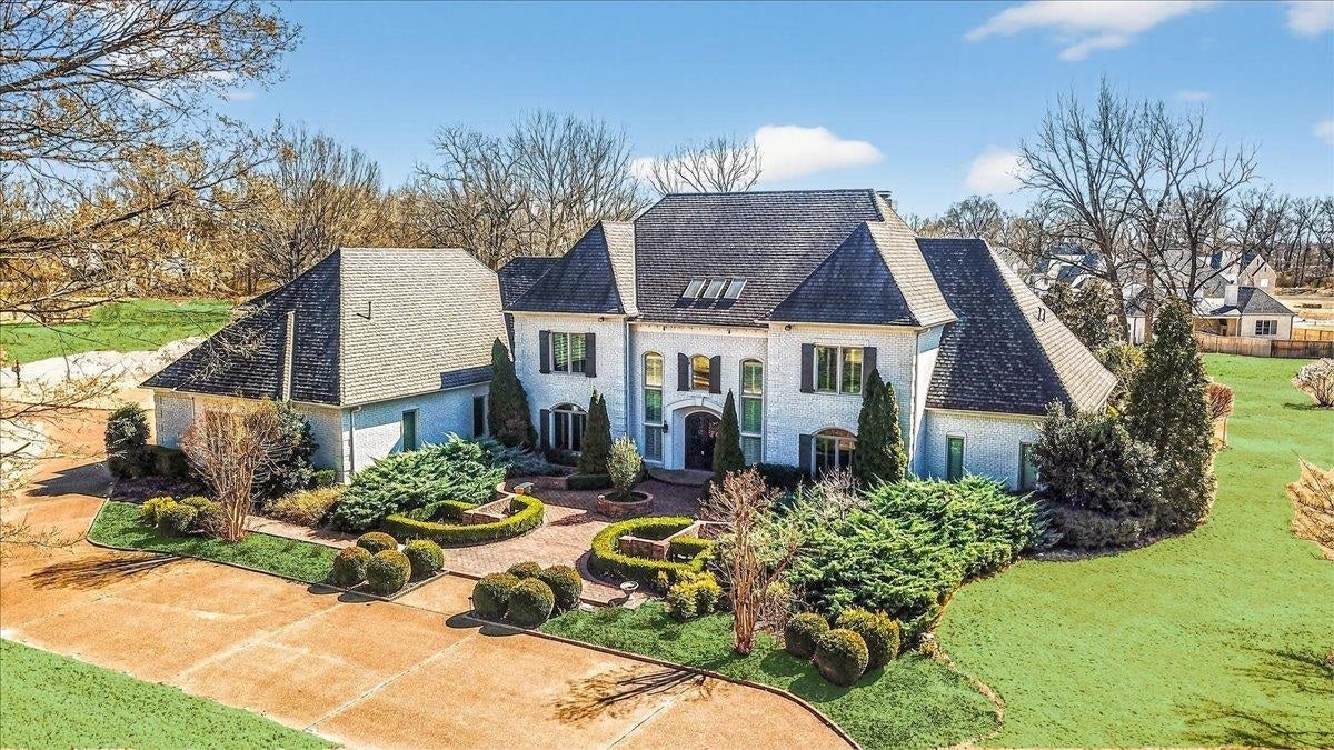 9141 Forest Bend Ct — photo