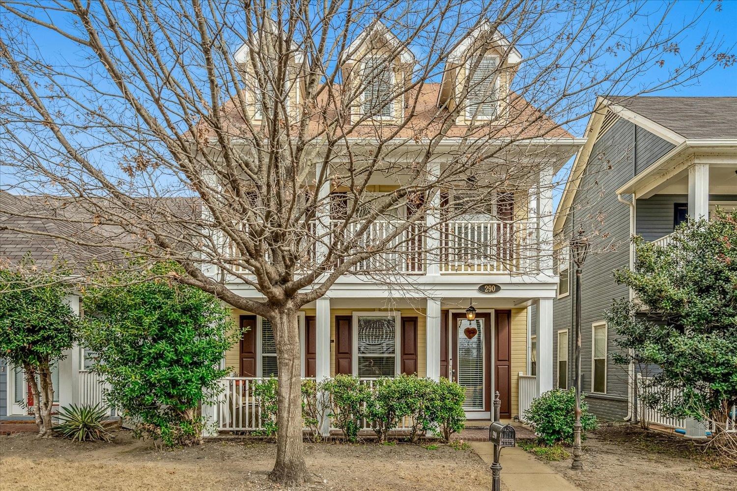 290 Island Bluff Dr — photo
