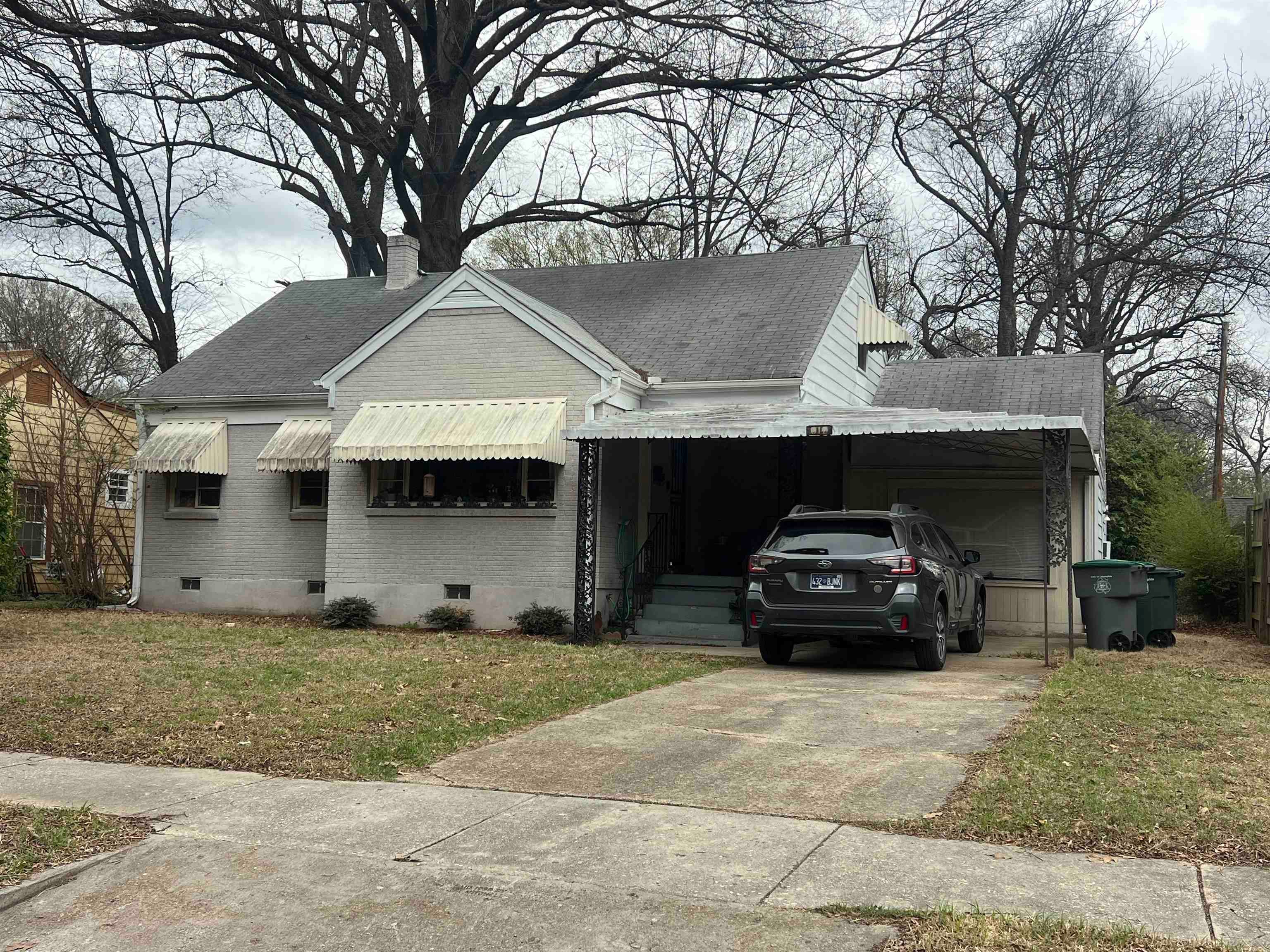 812 Normal Cir — photo