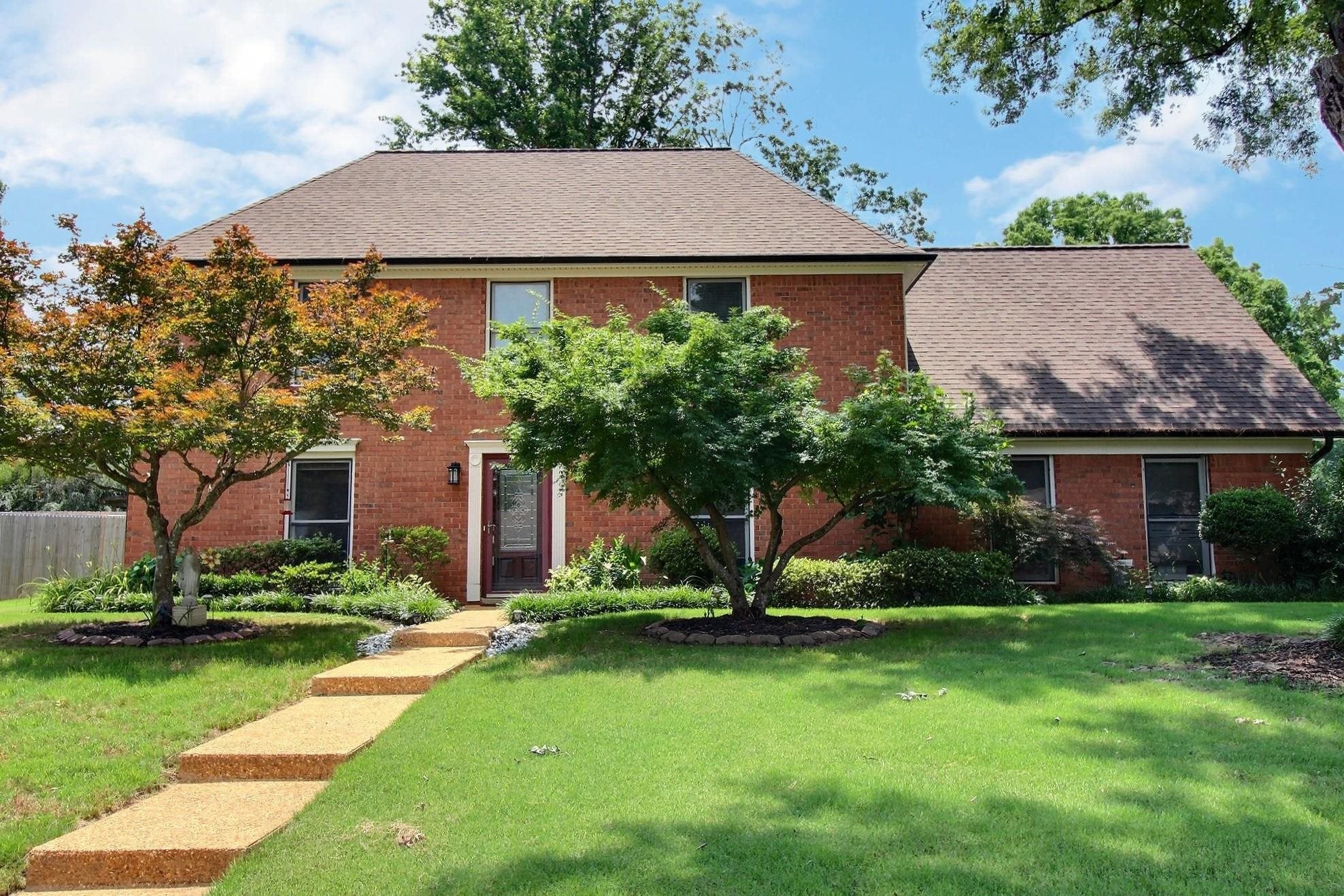 647 Winlawn Dr — photo