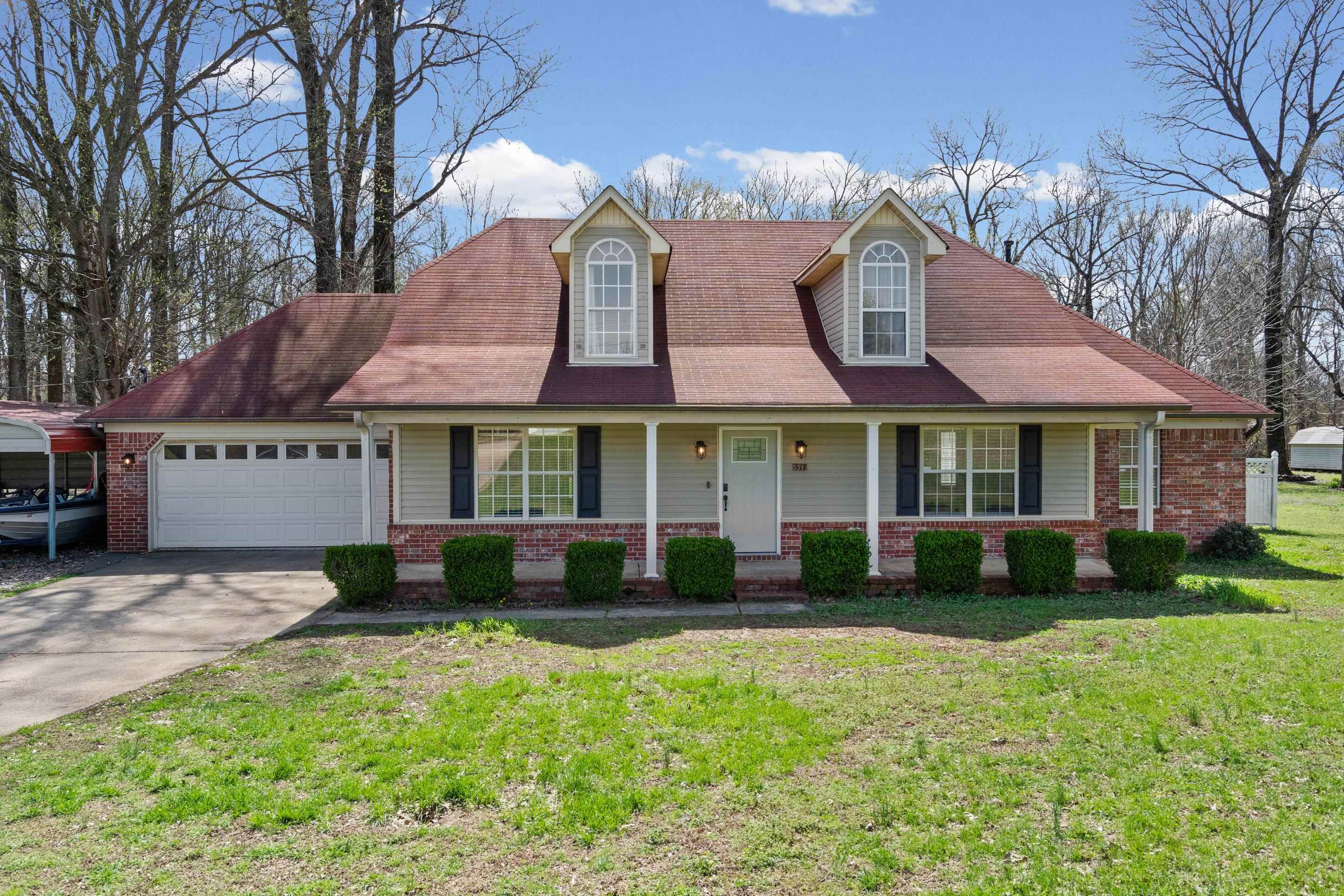 511 E Rae Dr — photo