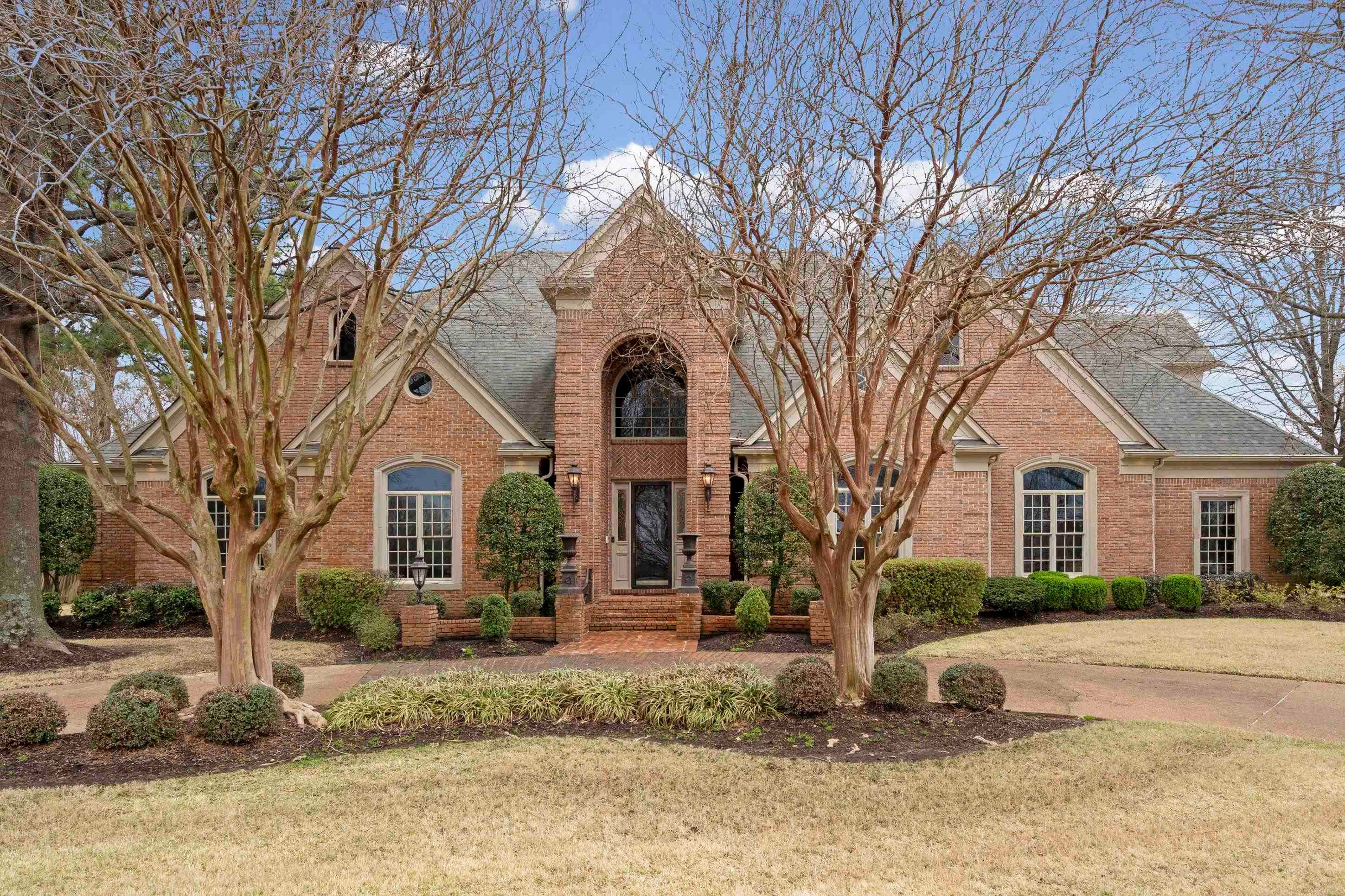 1186 Lake Point Dr E — photo