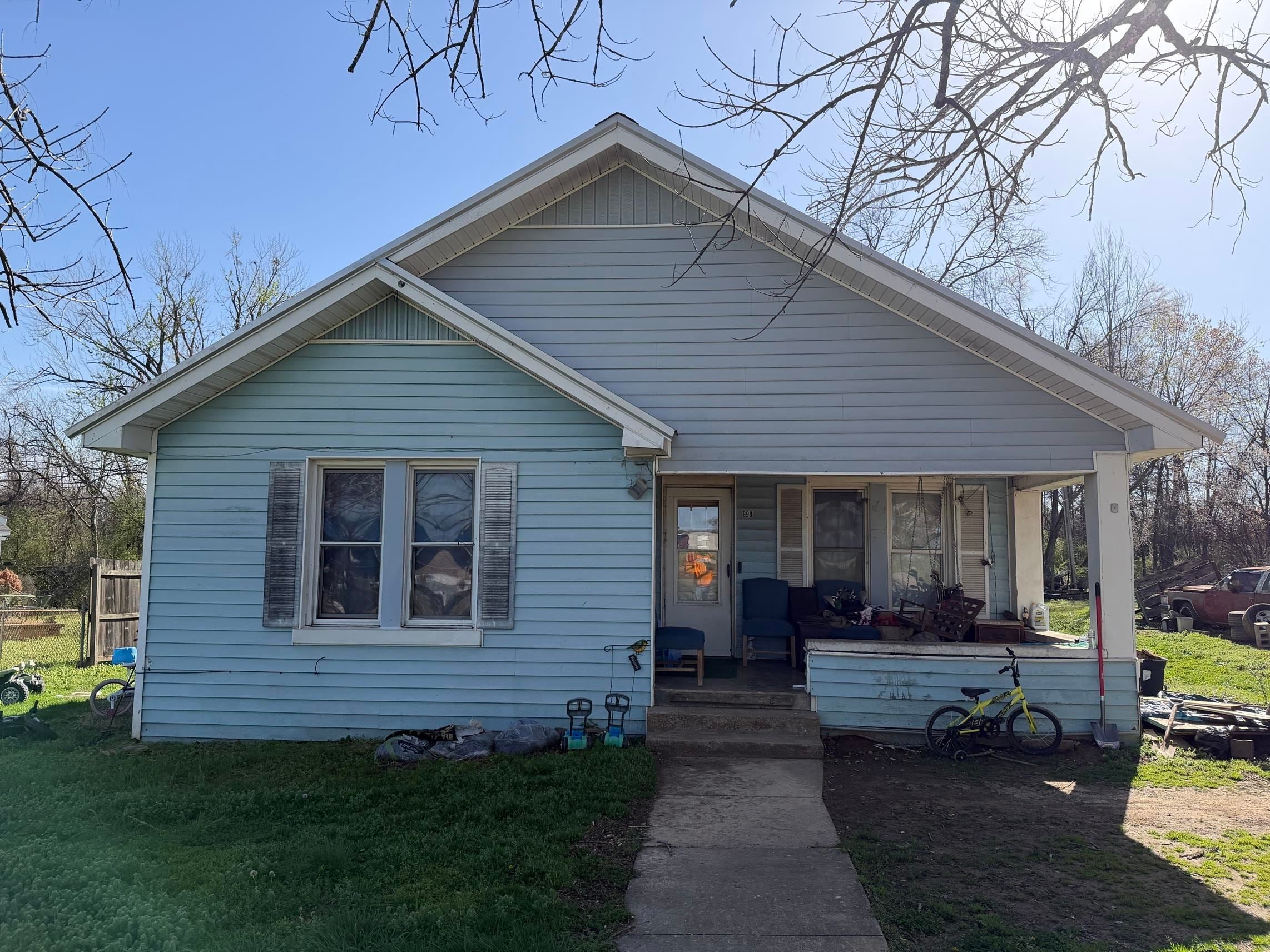 690 Patterson Rd — photo