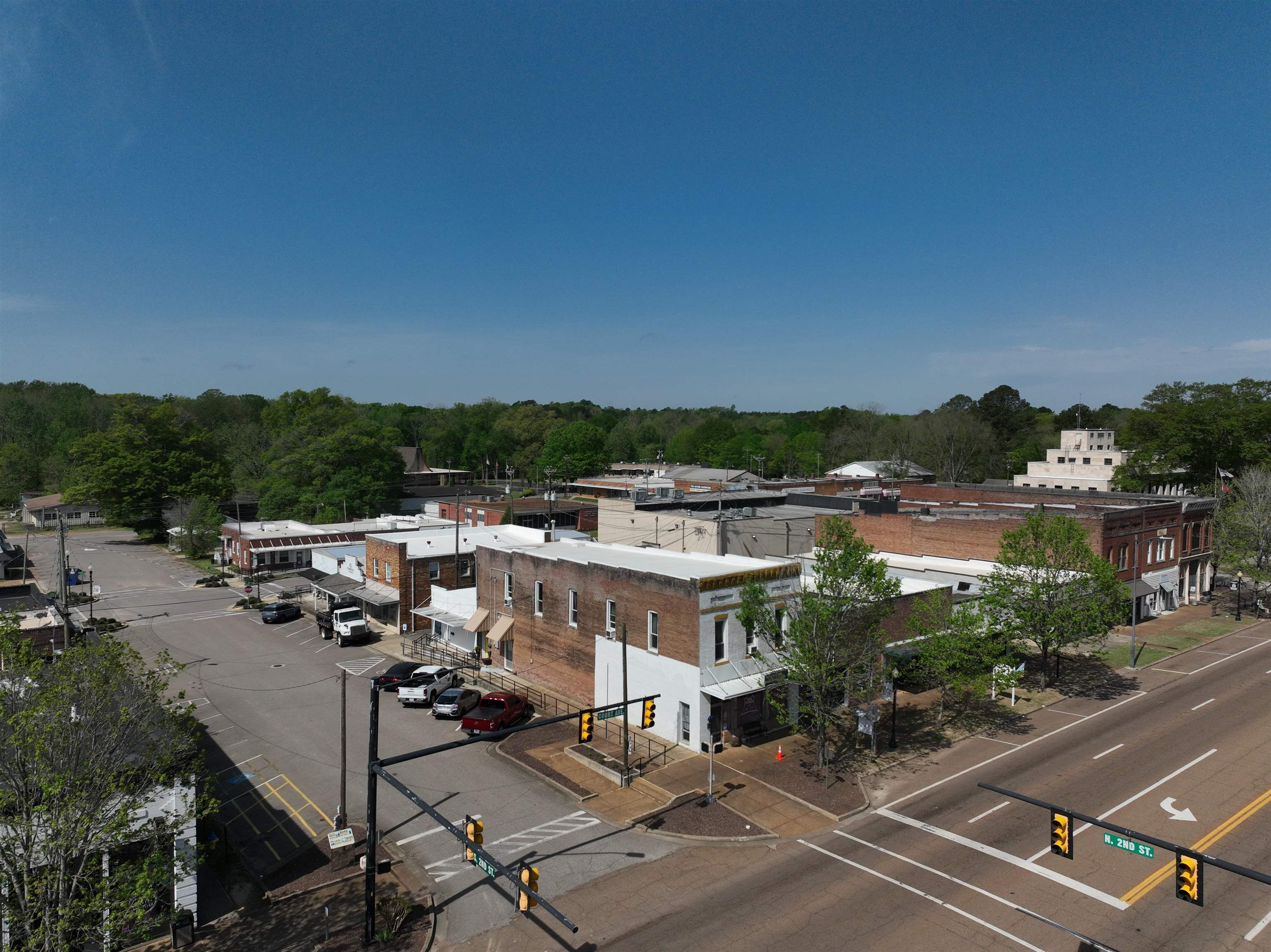 132 W Court Ave — photo