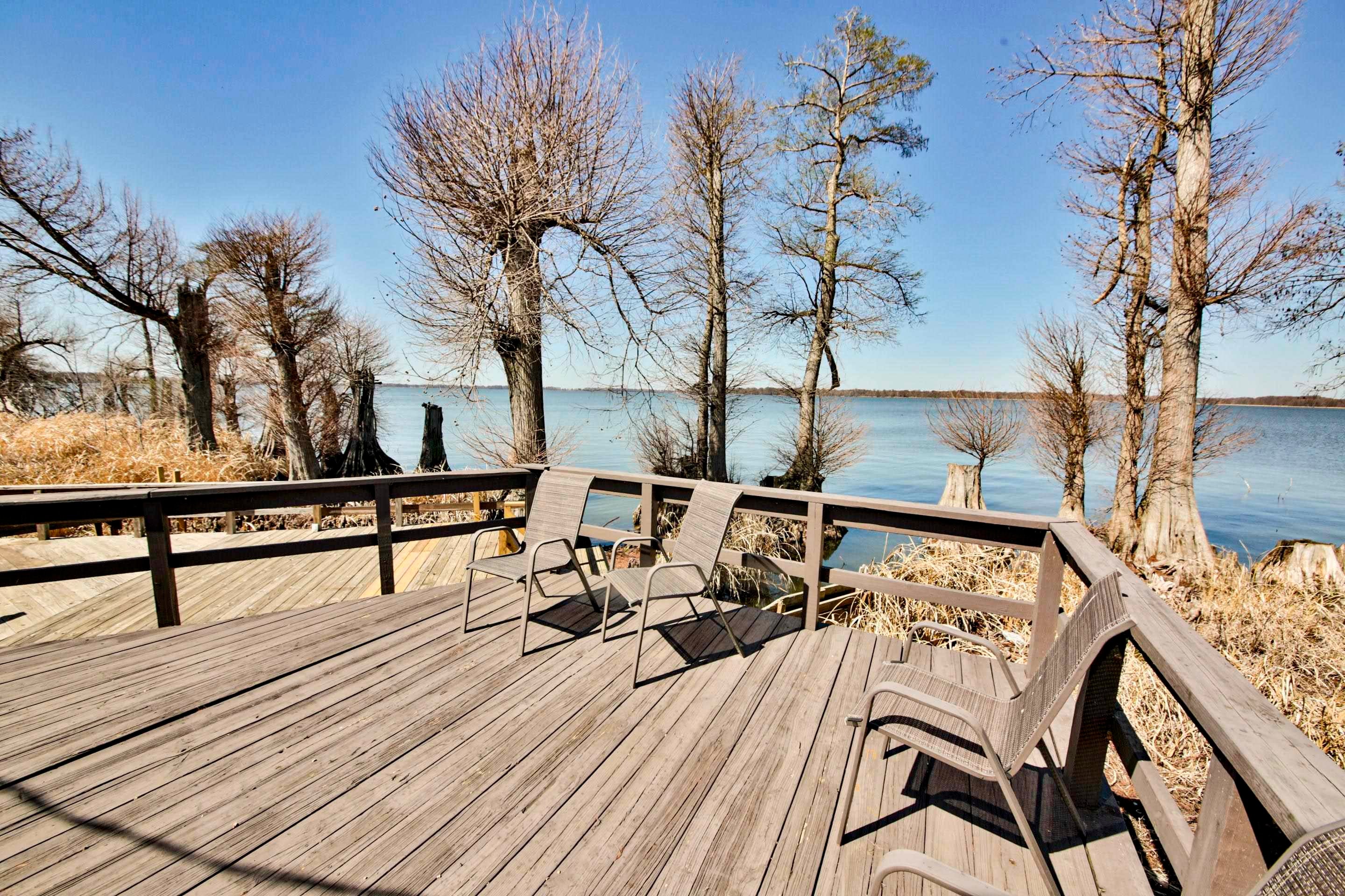 1225 Lake Dr — photo