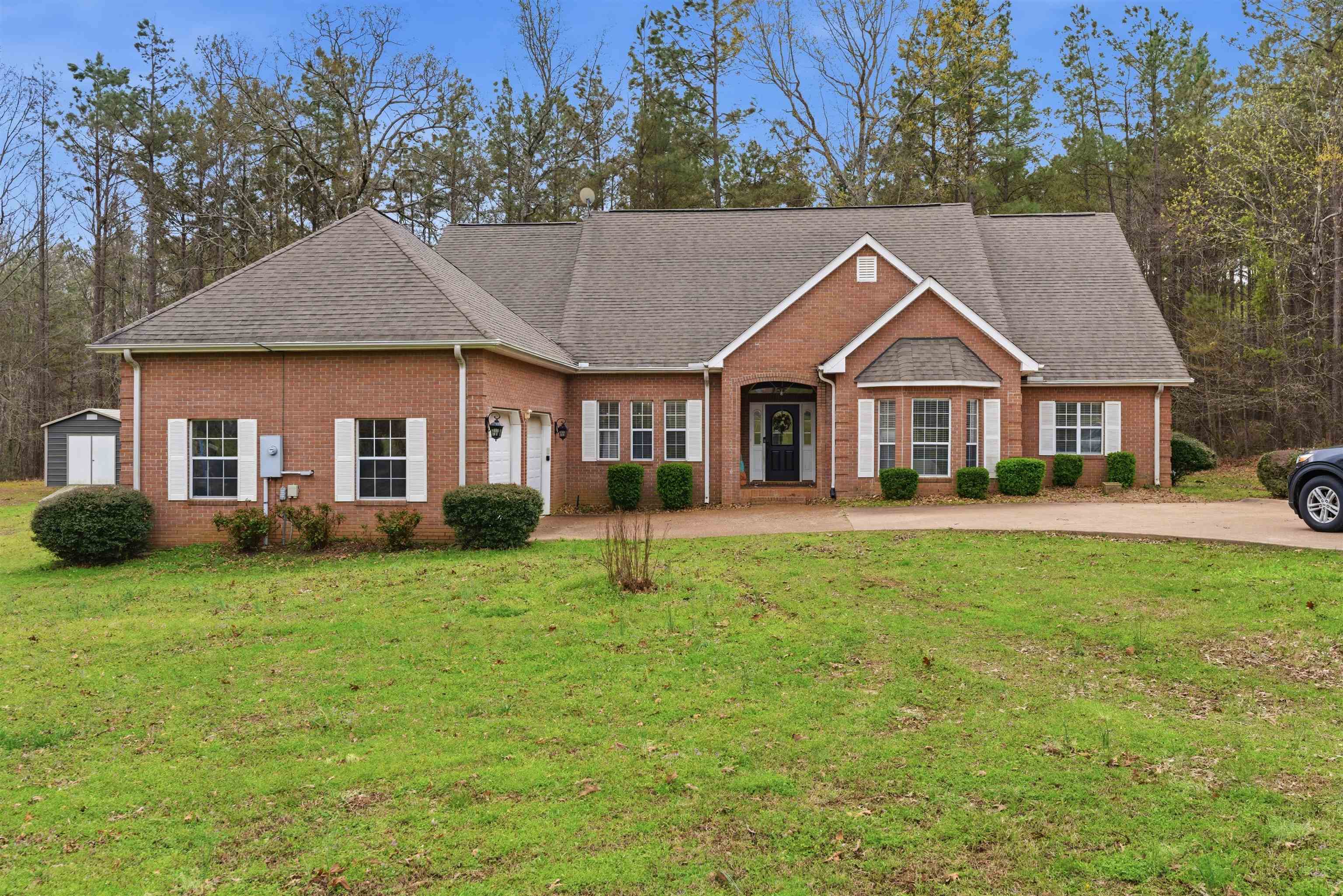 915 Clifftview Rd — photo