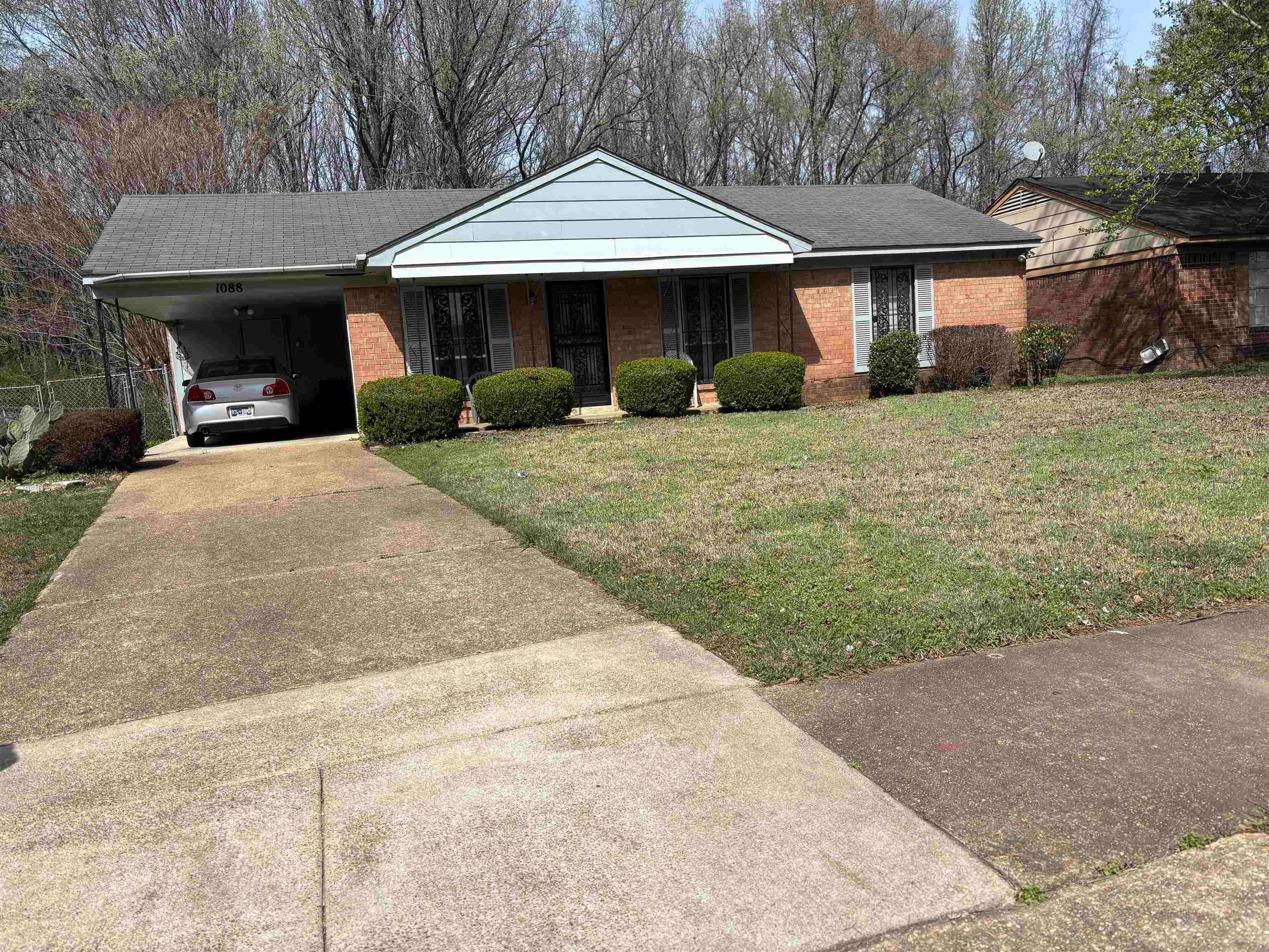 1088 Western Park Dr — photo