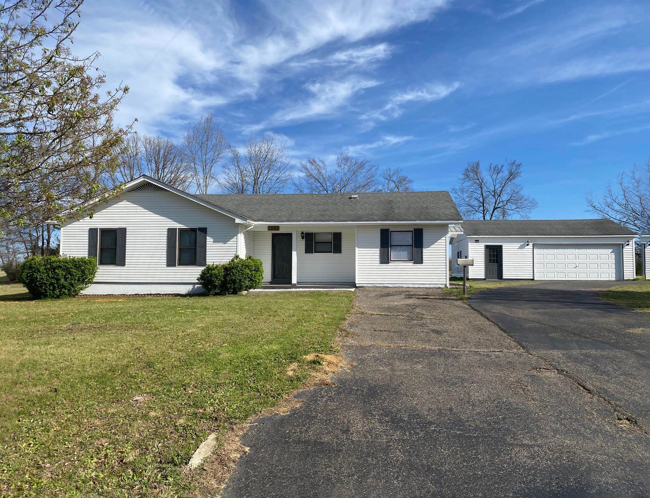 345 Pauline Dr — photo