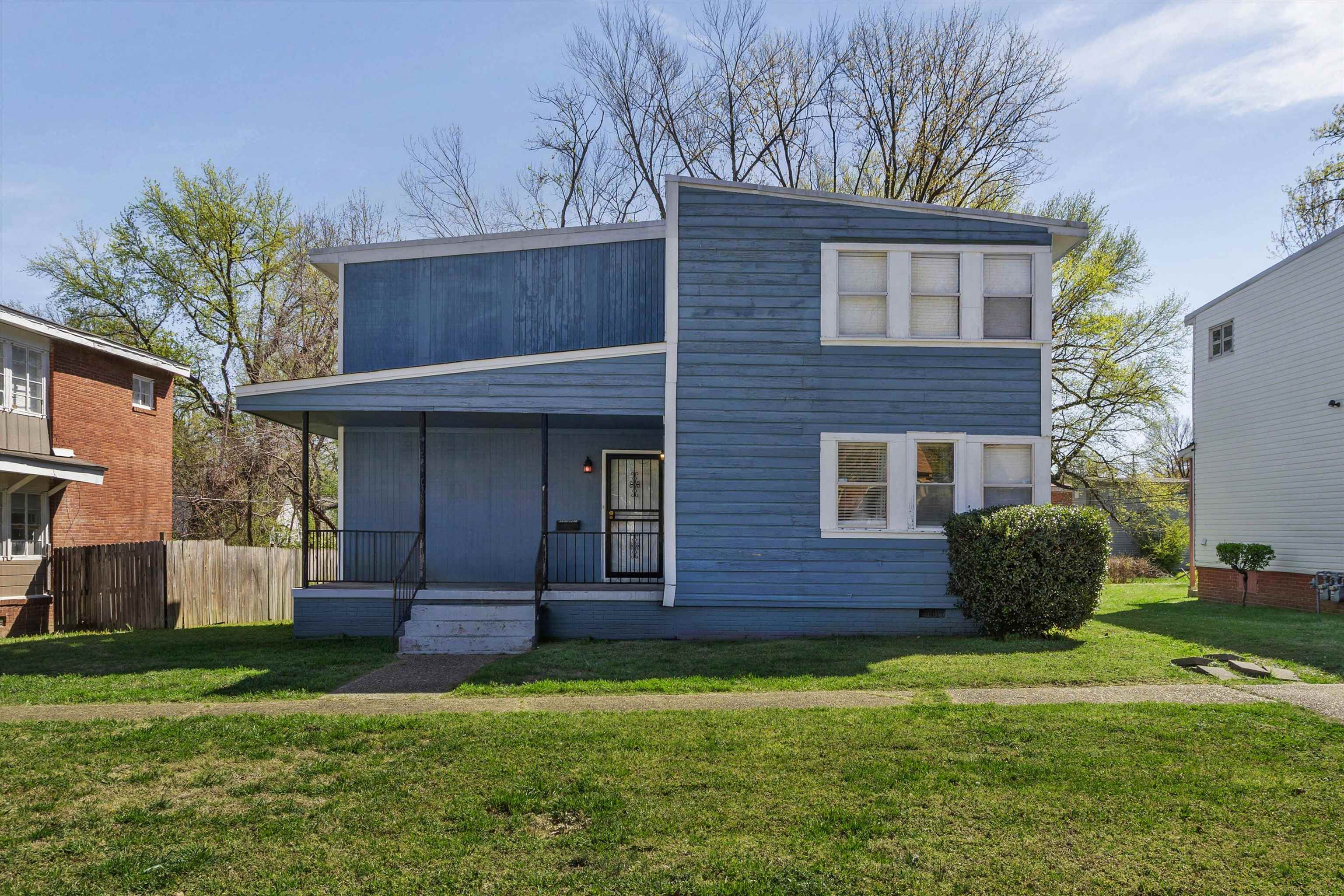 1072 N Evergreen St — photo