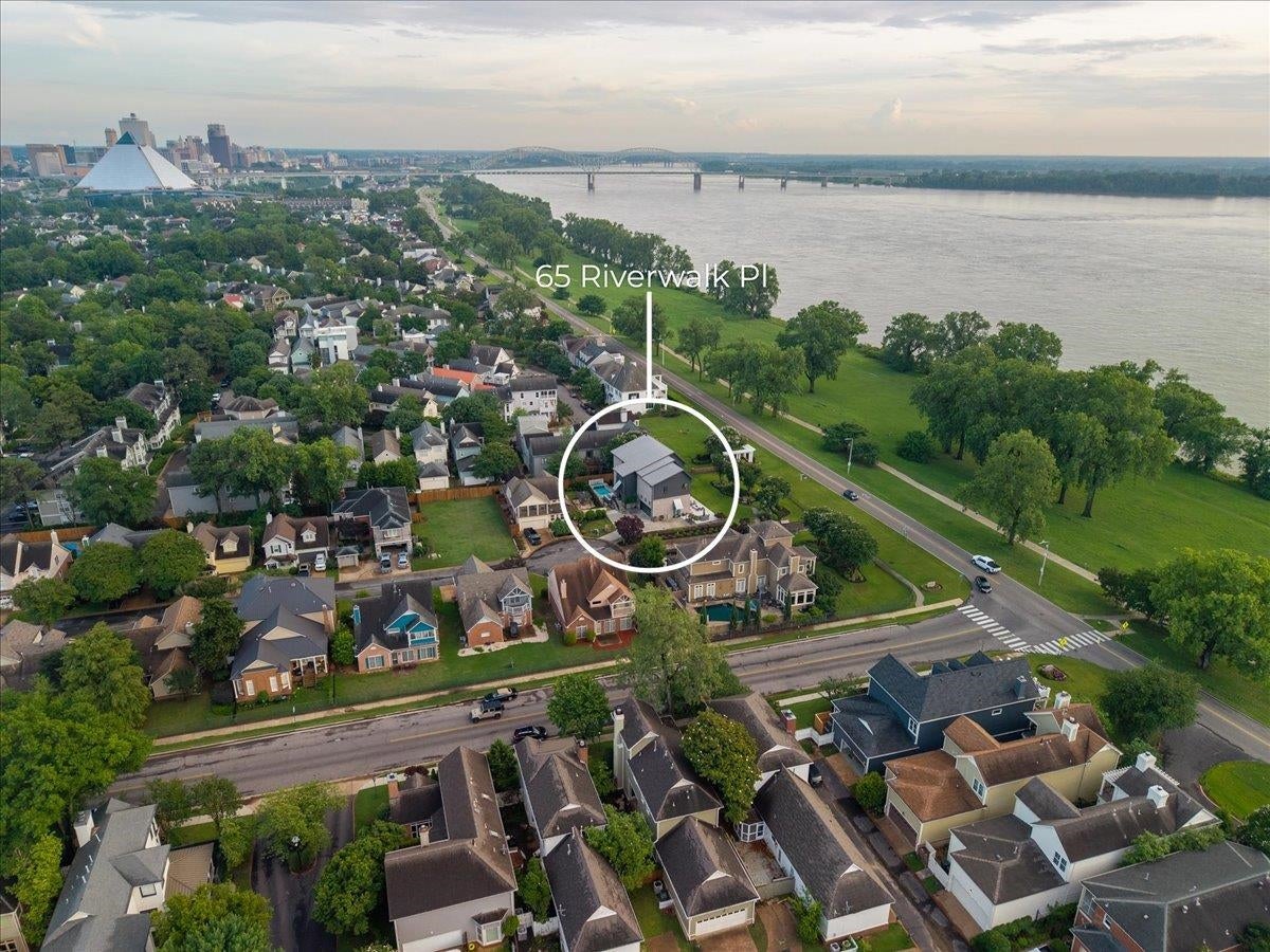 65 Riverwalk Pl — photo