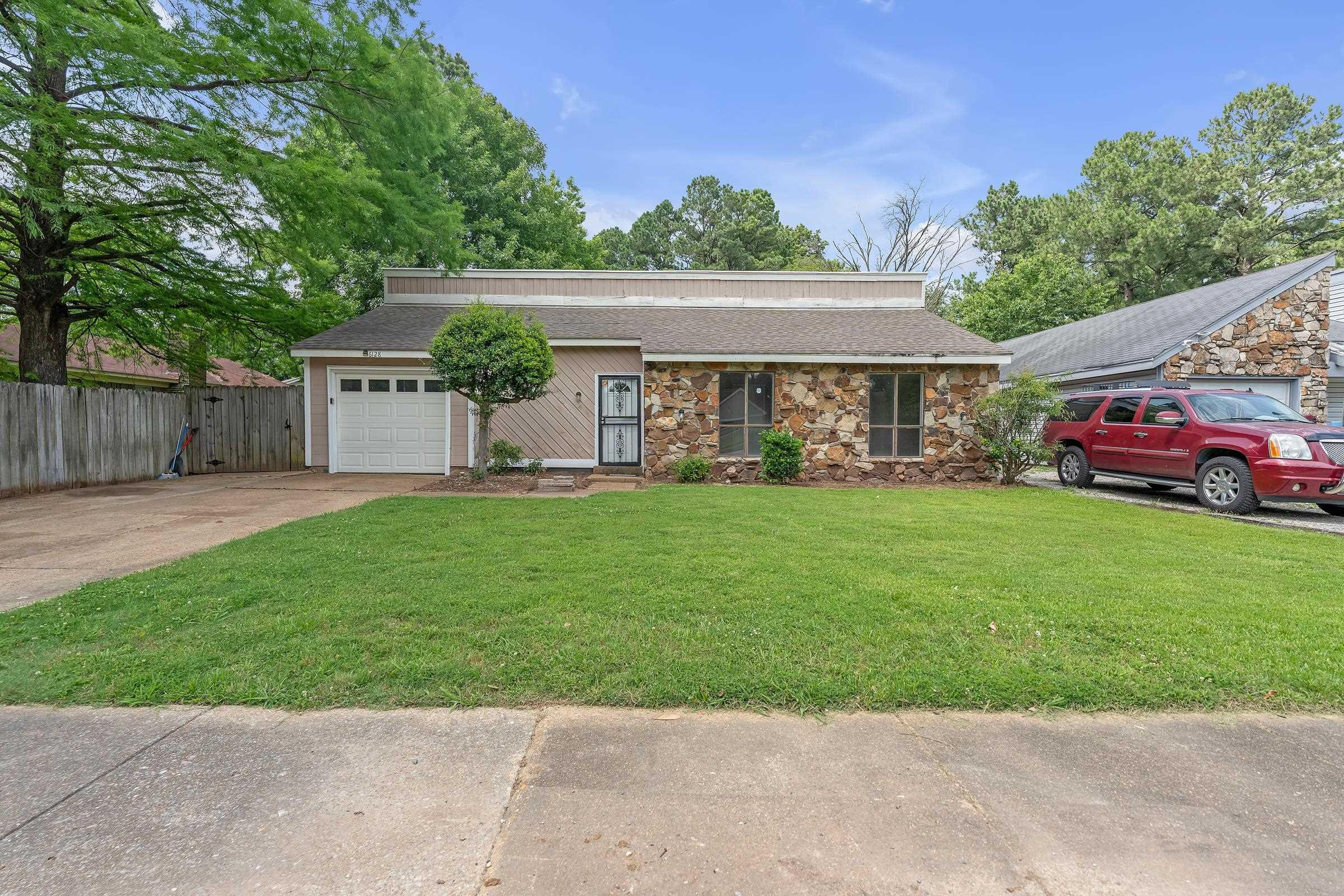 6128 Raintree Dr — photo