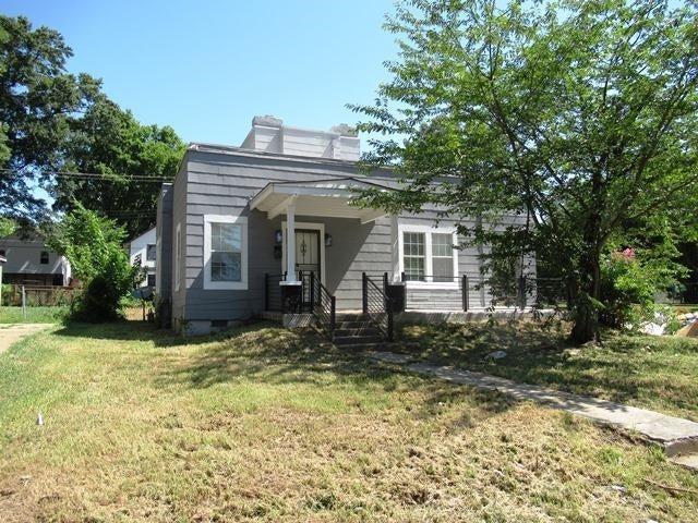 1664 Nelson Ave — photo