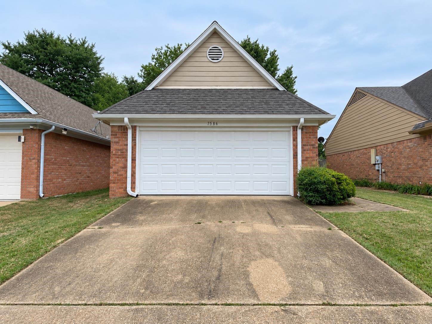 7586 Iris Dr — photo